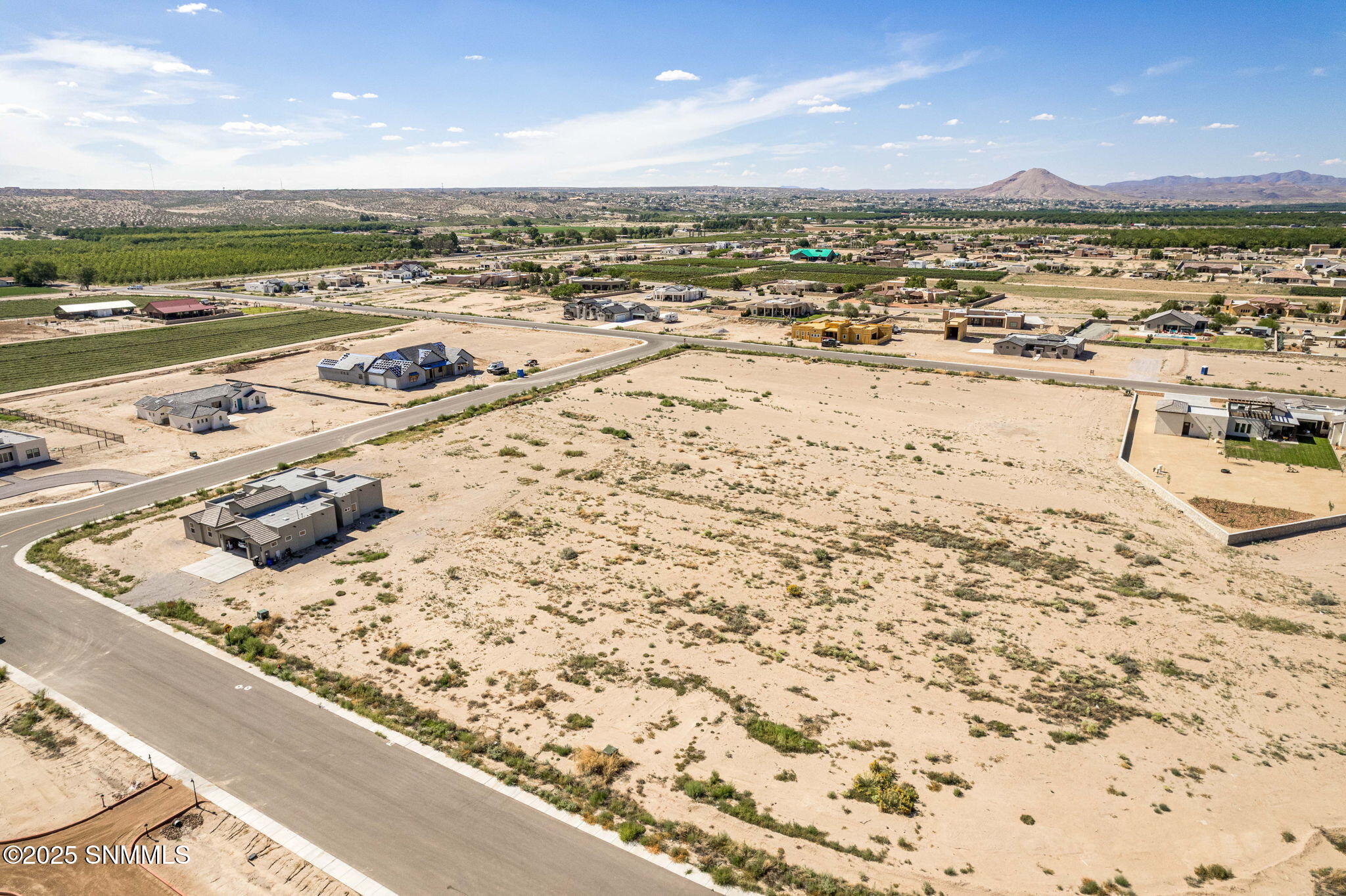 11-web-or-mls-Snappin Homes (R1910904_Vi