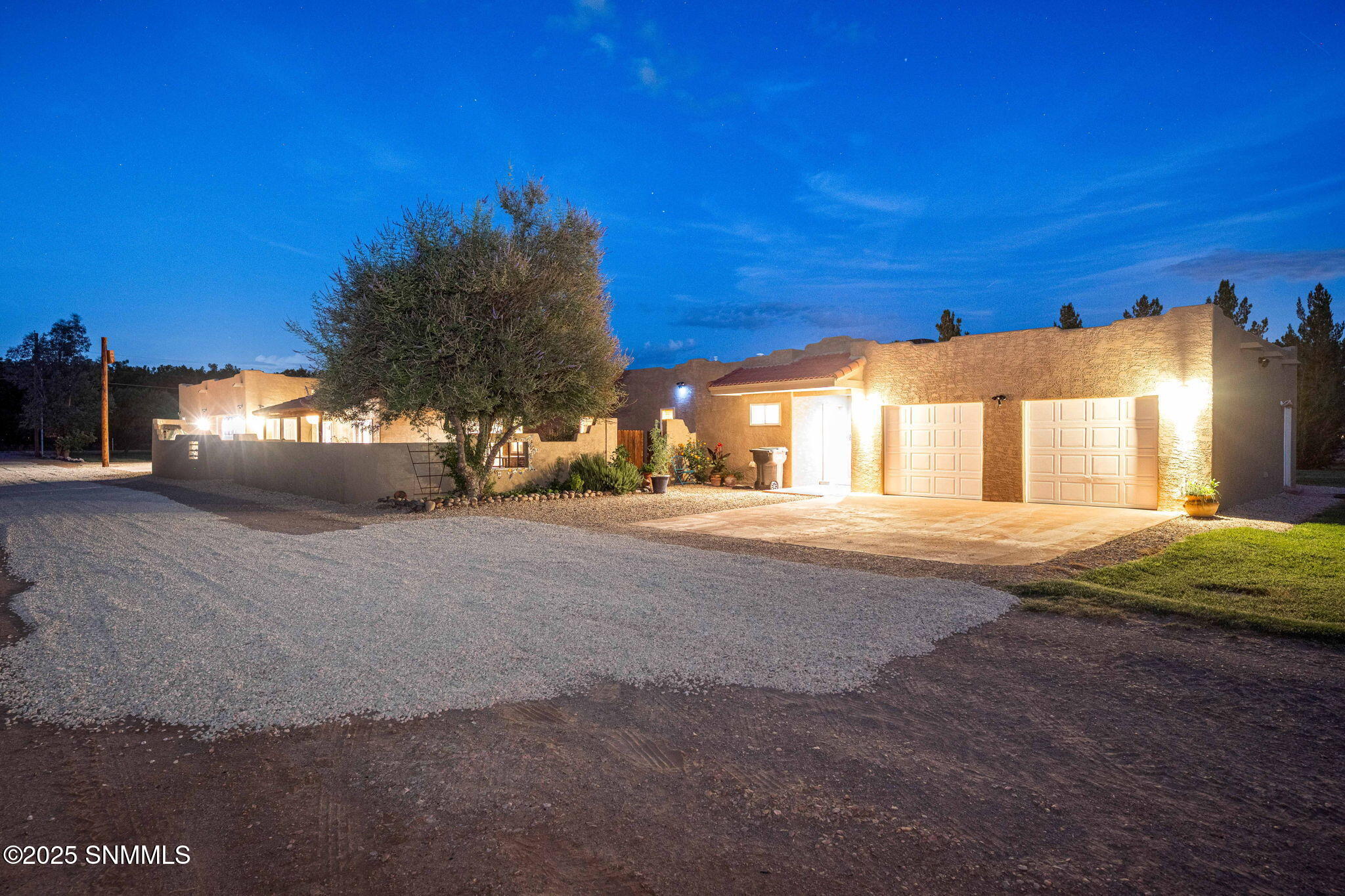 24-web-or-mls-Snappin Homes (Estrada3070