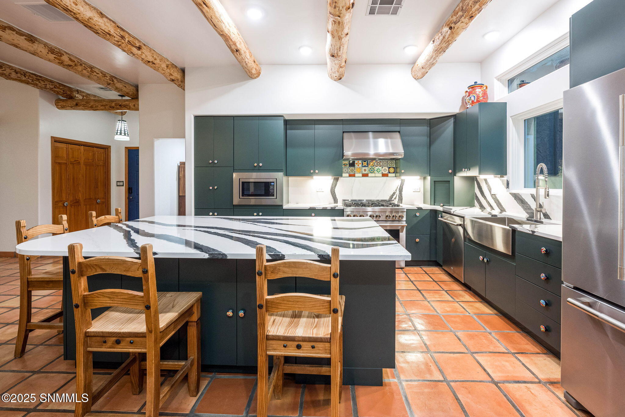 33-web-or-mls-Snappin Homes (Estrada3070