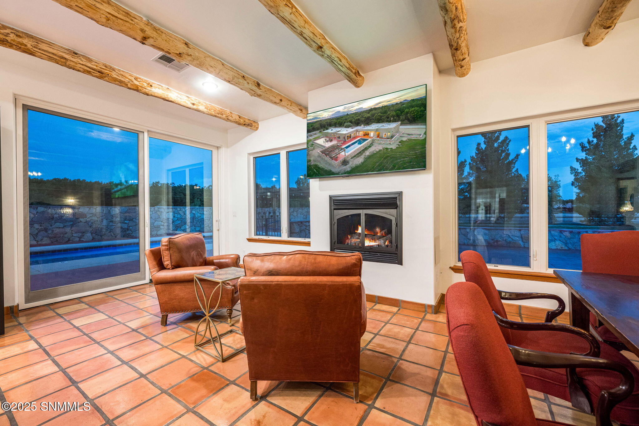 41-web-or-mls-Snappin Homes (Estrada3070