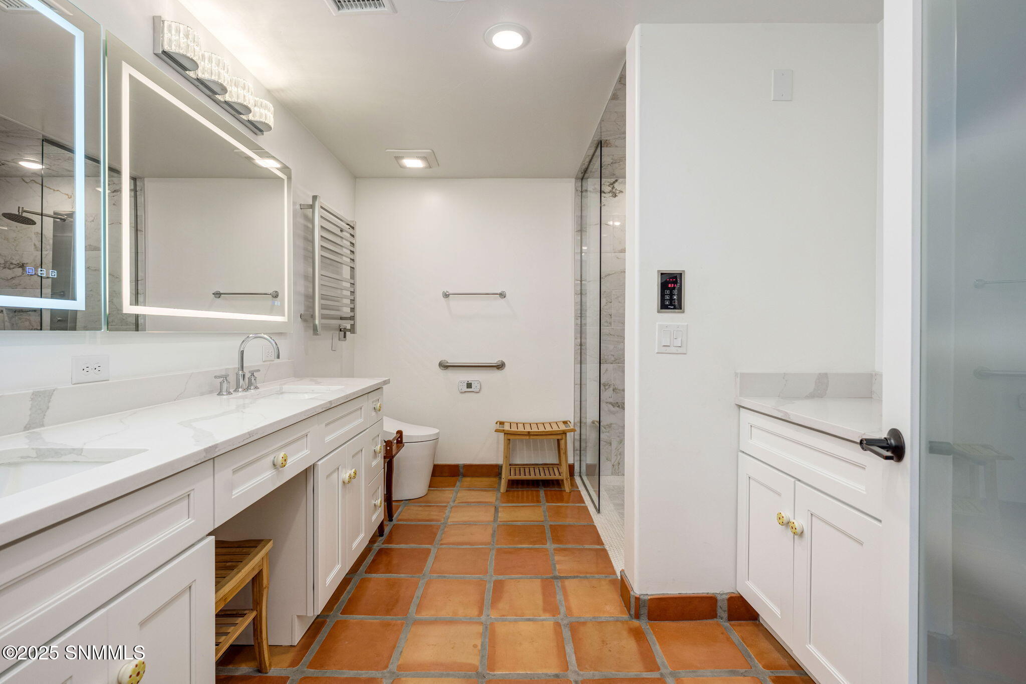 49-web-or-mls-Snappin Homes (Estrada3070