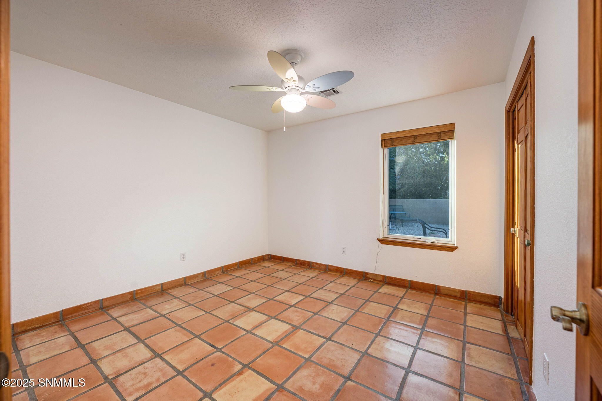 61-web-or-mls-Snappin Homes (Estrada3070