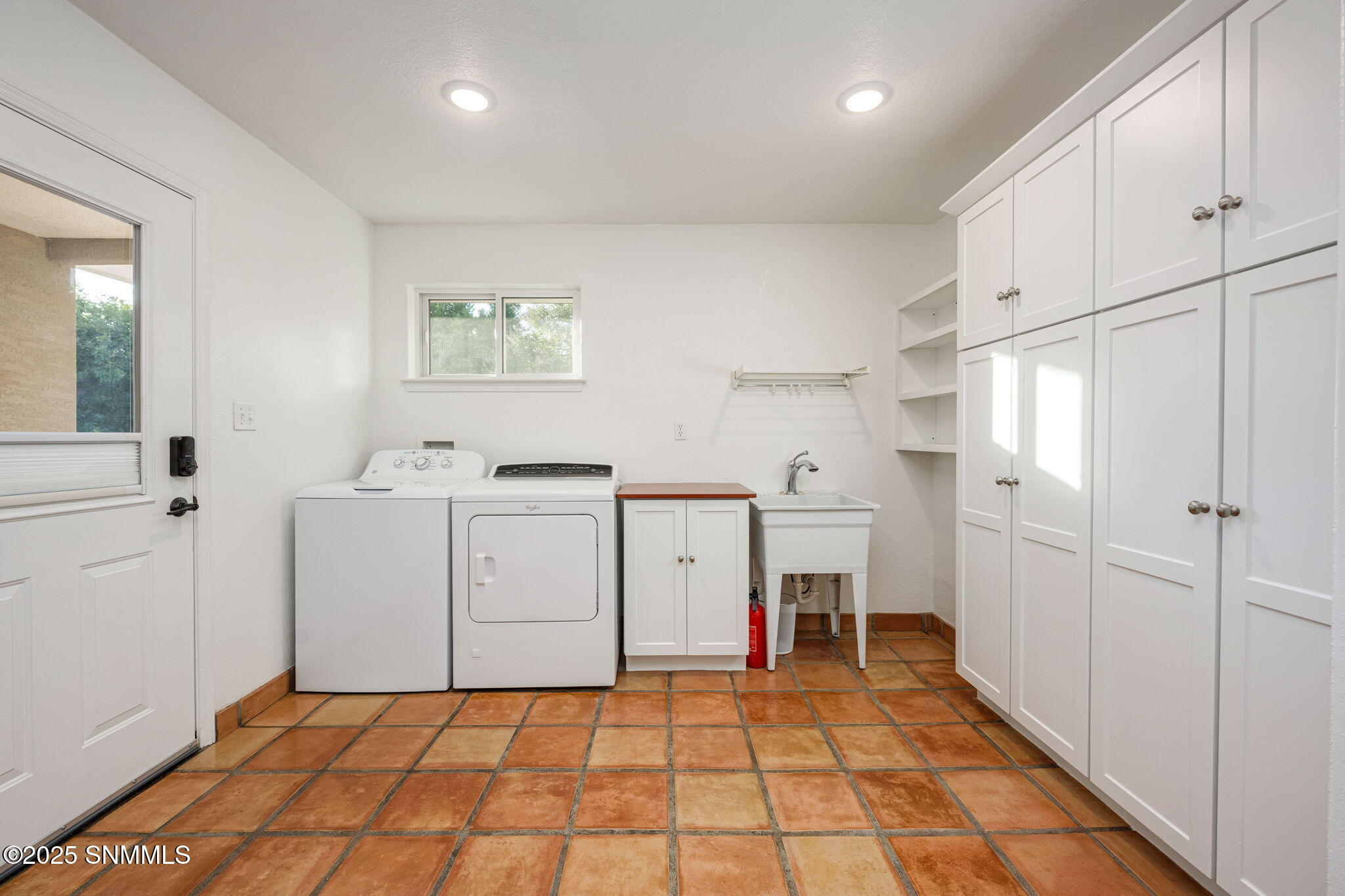 63-web-or-mls-Snappin Homes (Estrada3070