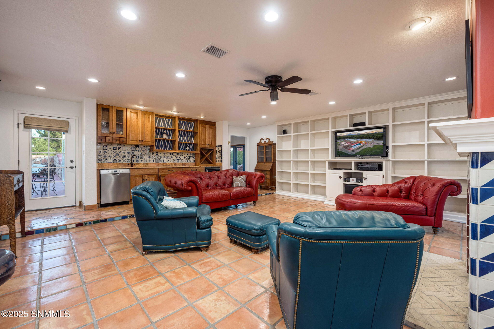 74-web-or-mls-Snappin Homes (Estrada3070