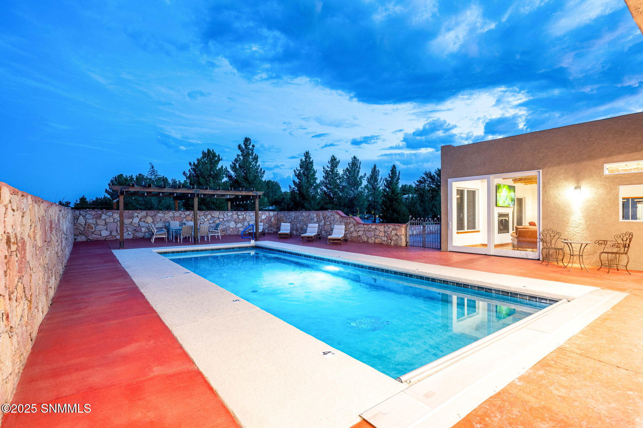 82-web-or-mls-Snappin Homes (Estrada3070