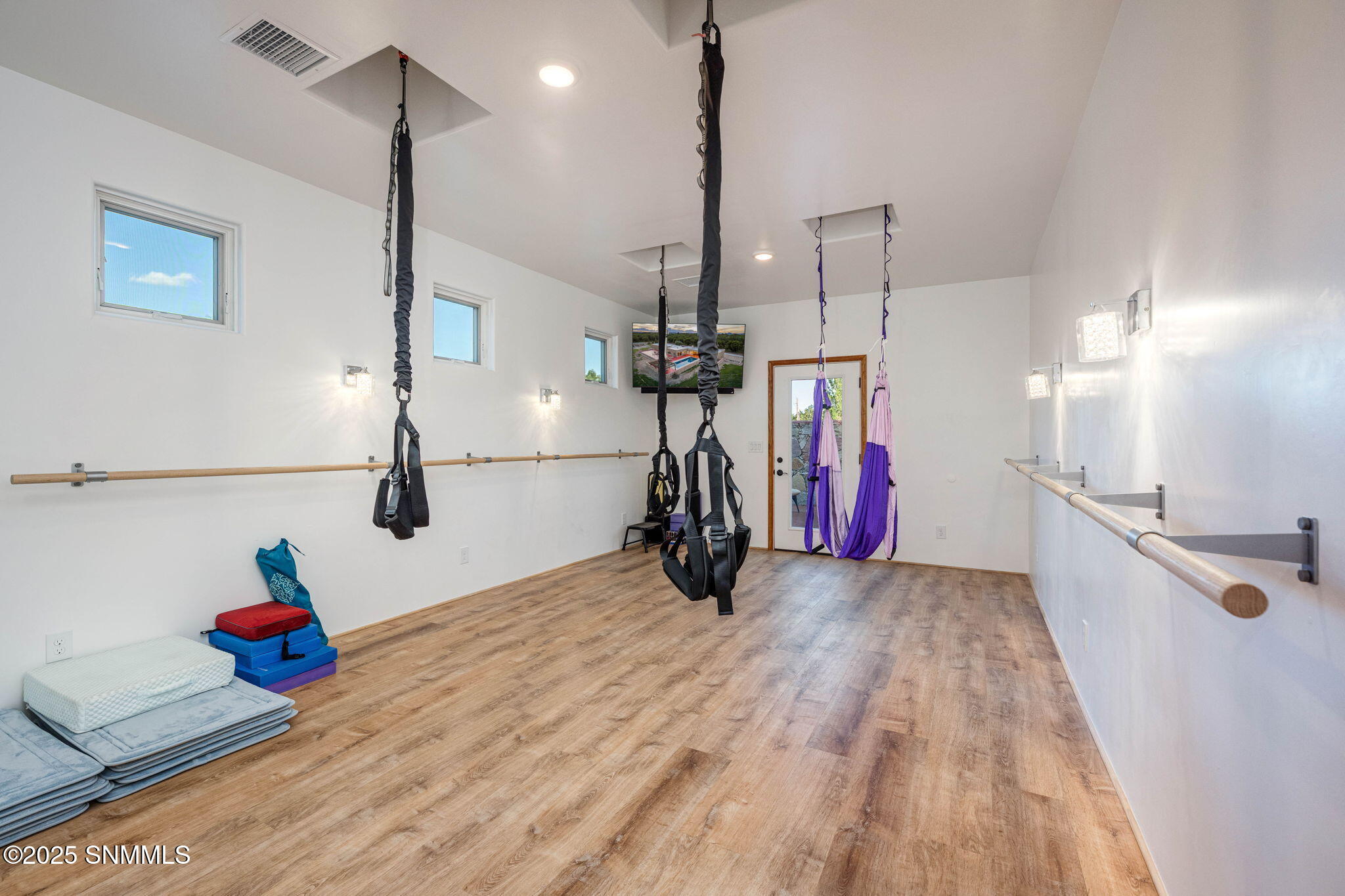 90-web-or-mls-Snappin Homes (Estrada3070