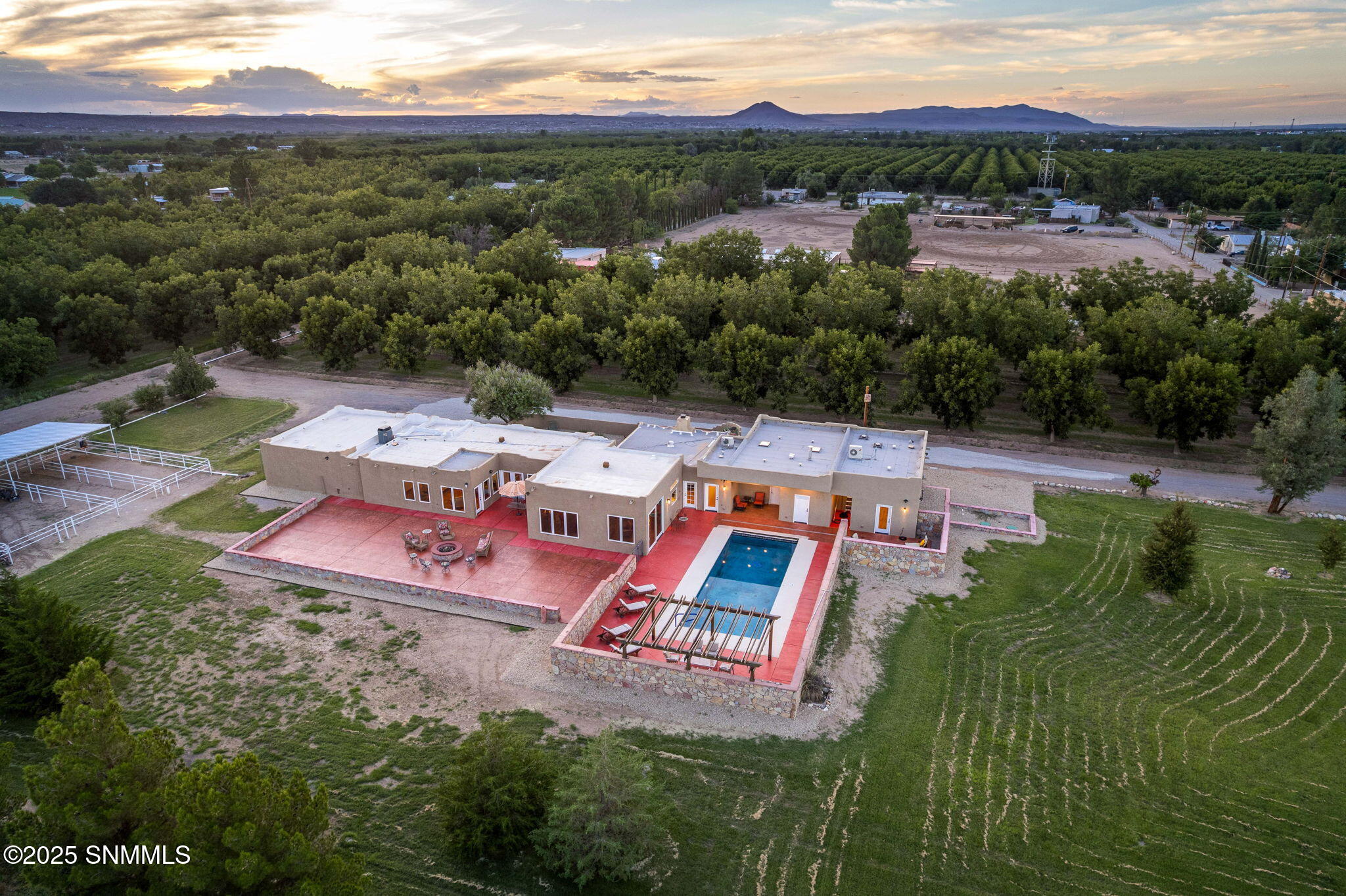 8-web-or-mls-Snappin Homes (Estrada3070)