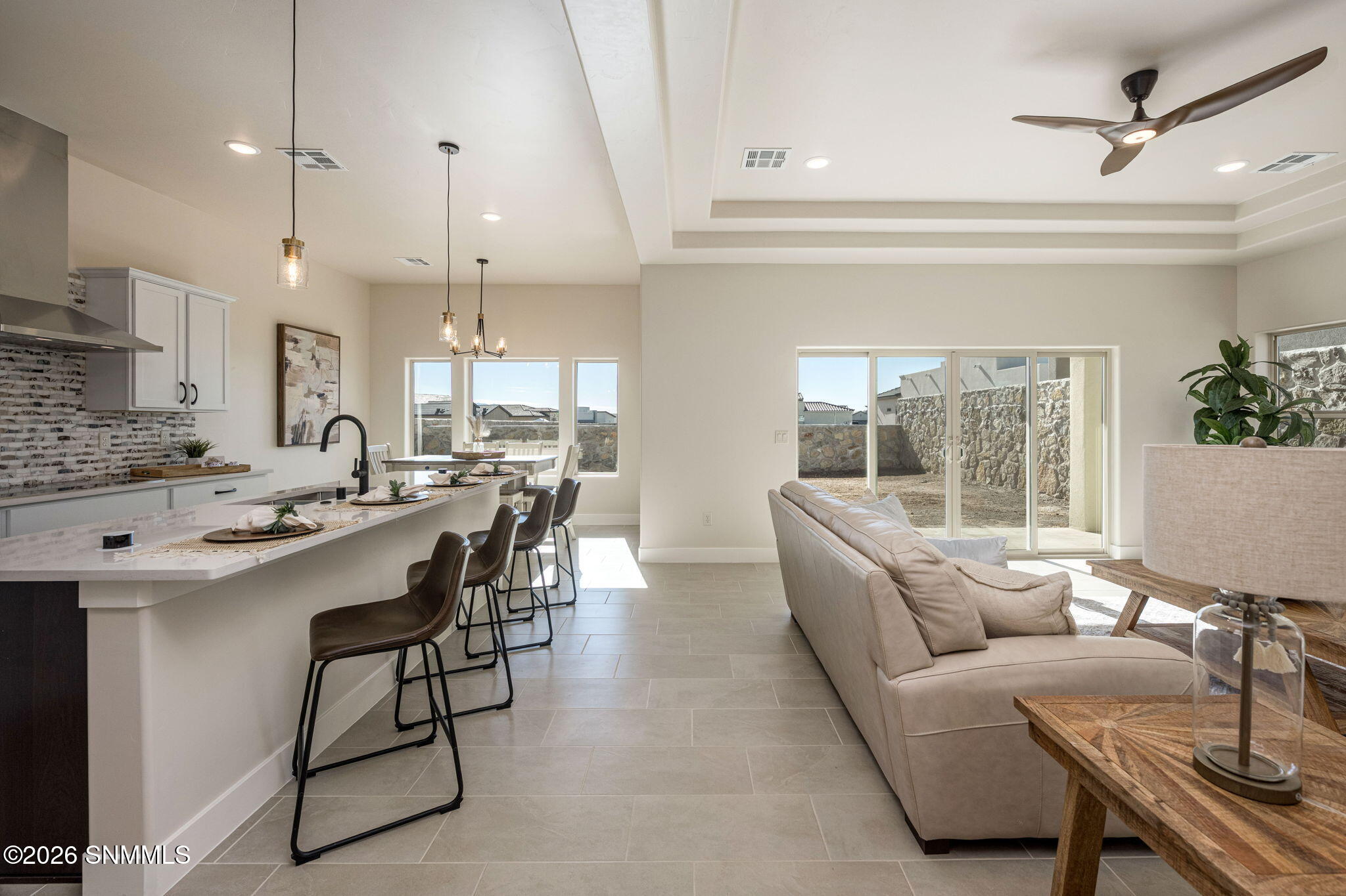 7-web-or-mls-Snappin Homes (Portrait3820