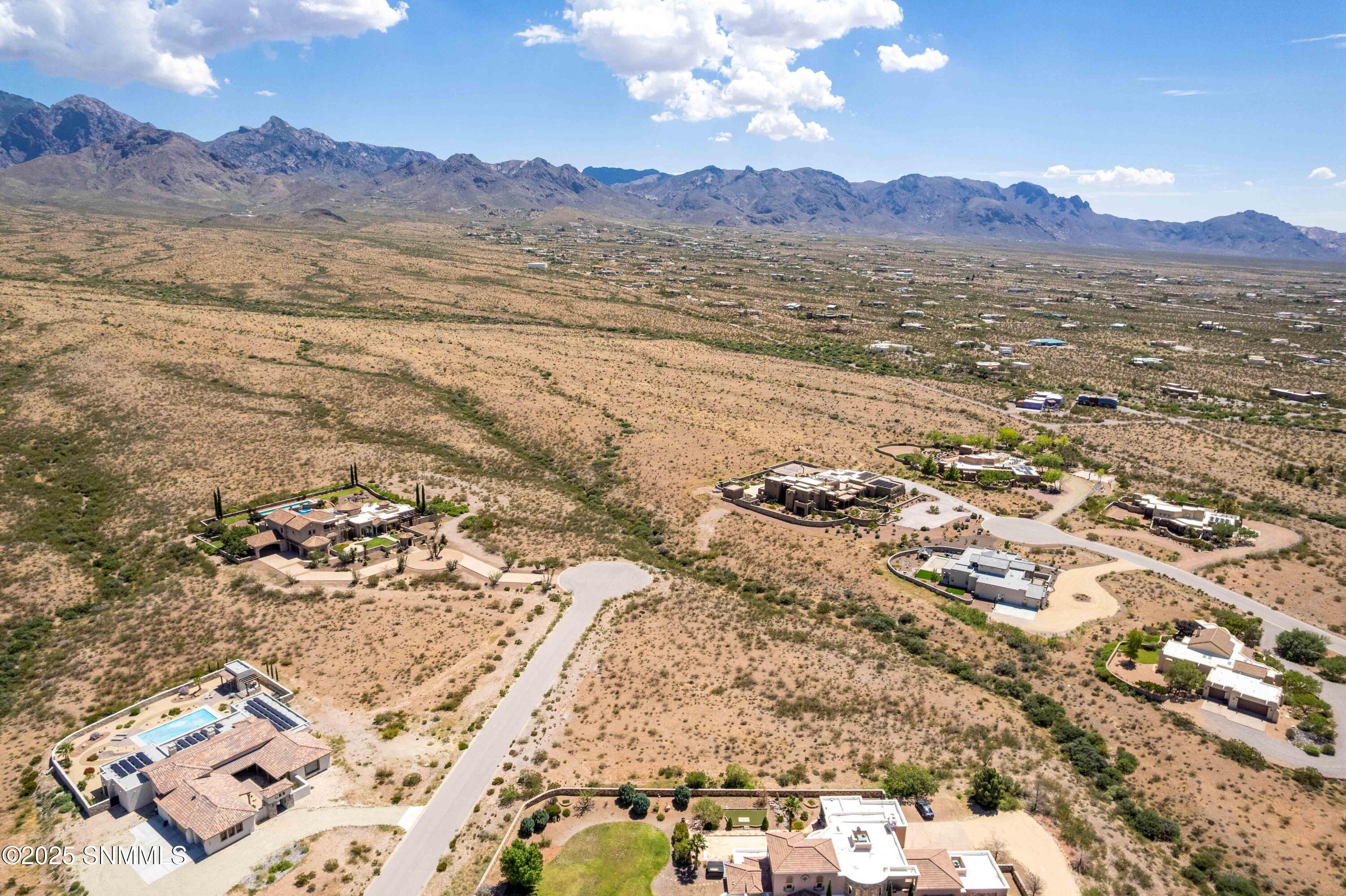 Snappin Homes (R0325897_VistaEstrella)-1