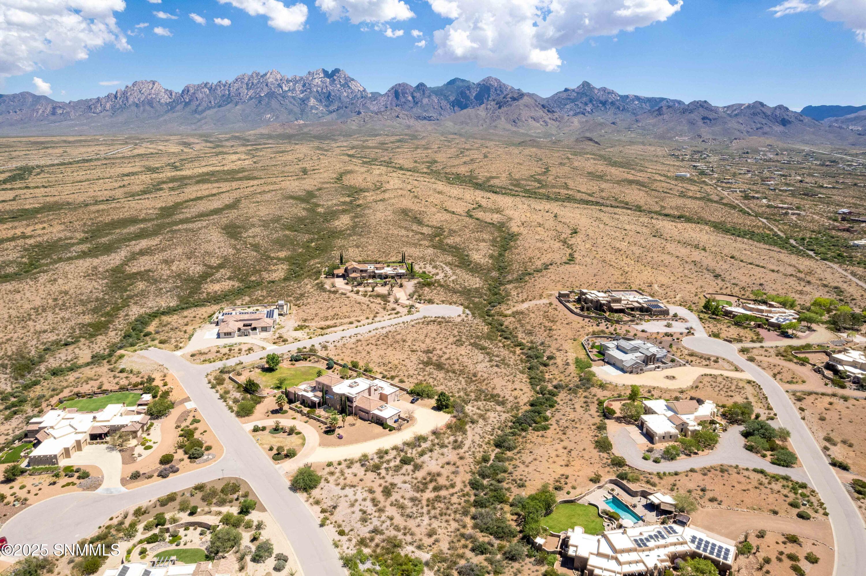 Snappin Homes (R0325897_VistaEstrella)-1