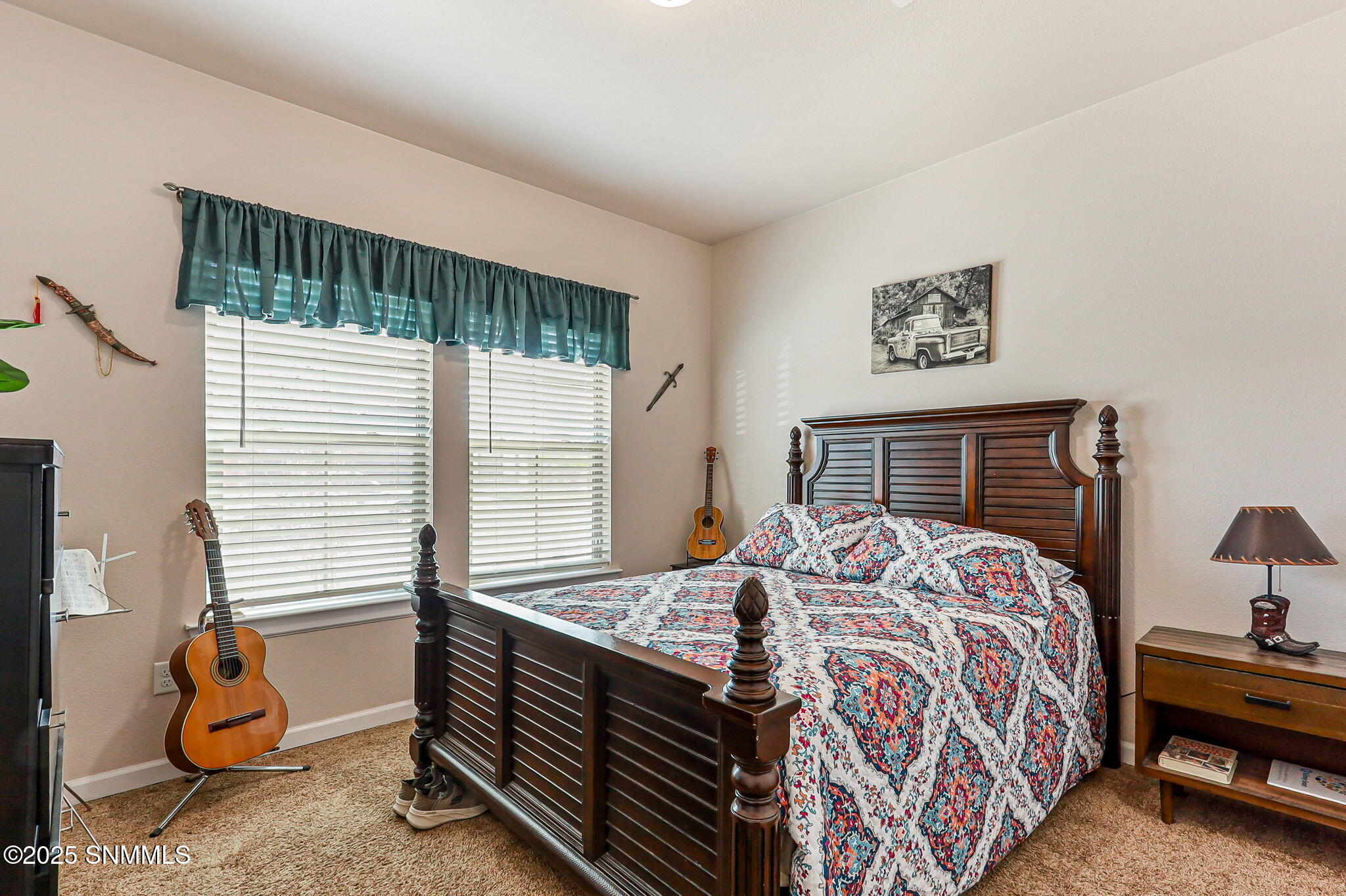 large-01993454-edde-726c-925f-16ee8d0f95