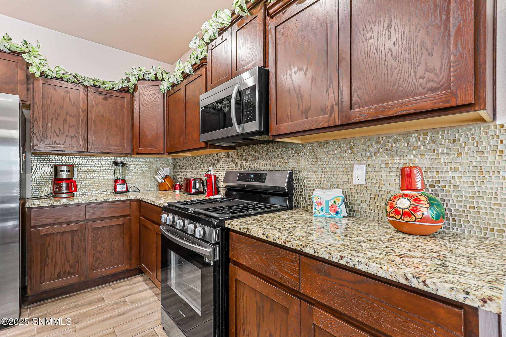 large-01993454-f386-7217-a01a-922b428db4