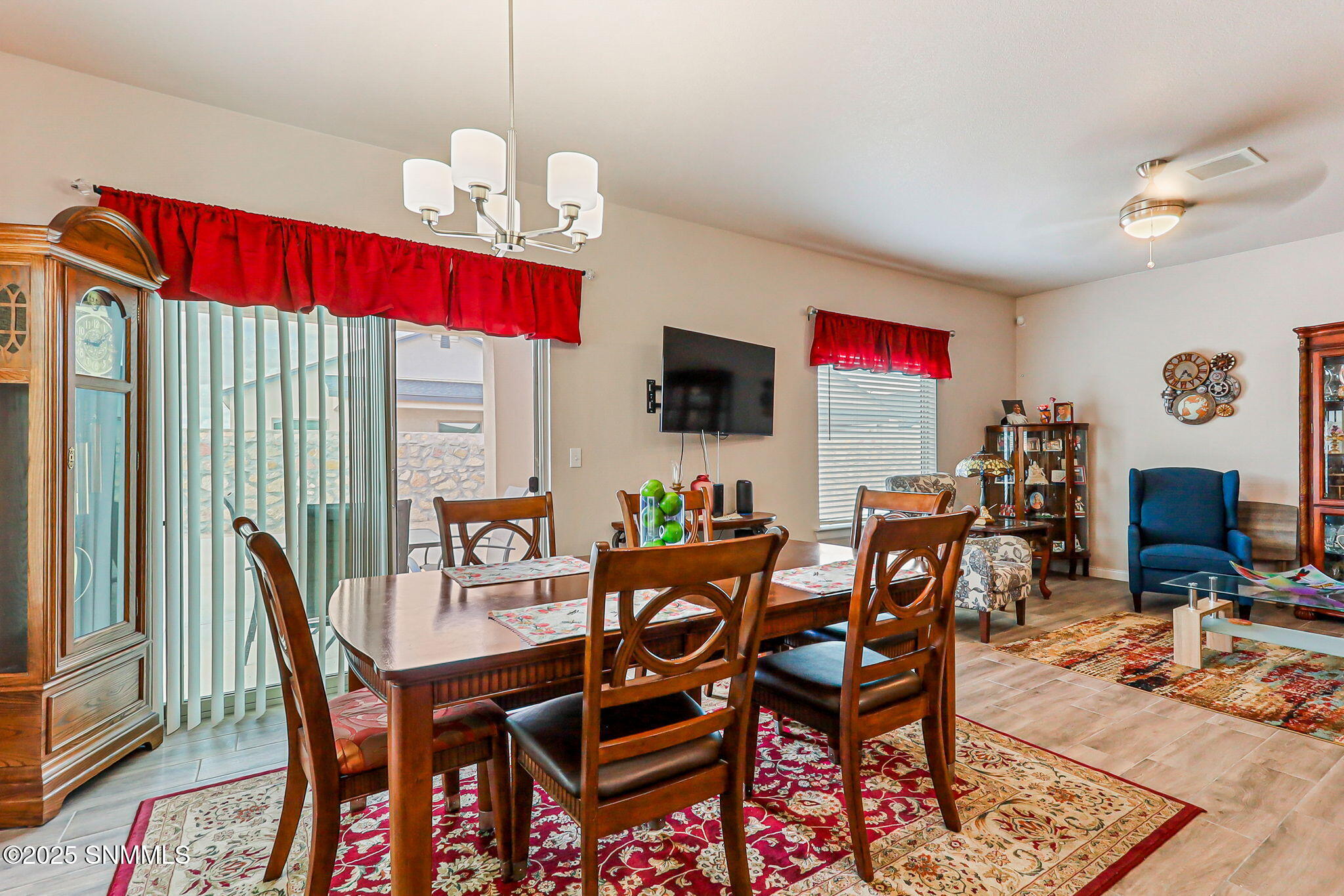 large-01993454-f3c8-704a-bf86-f513ab303c