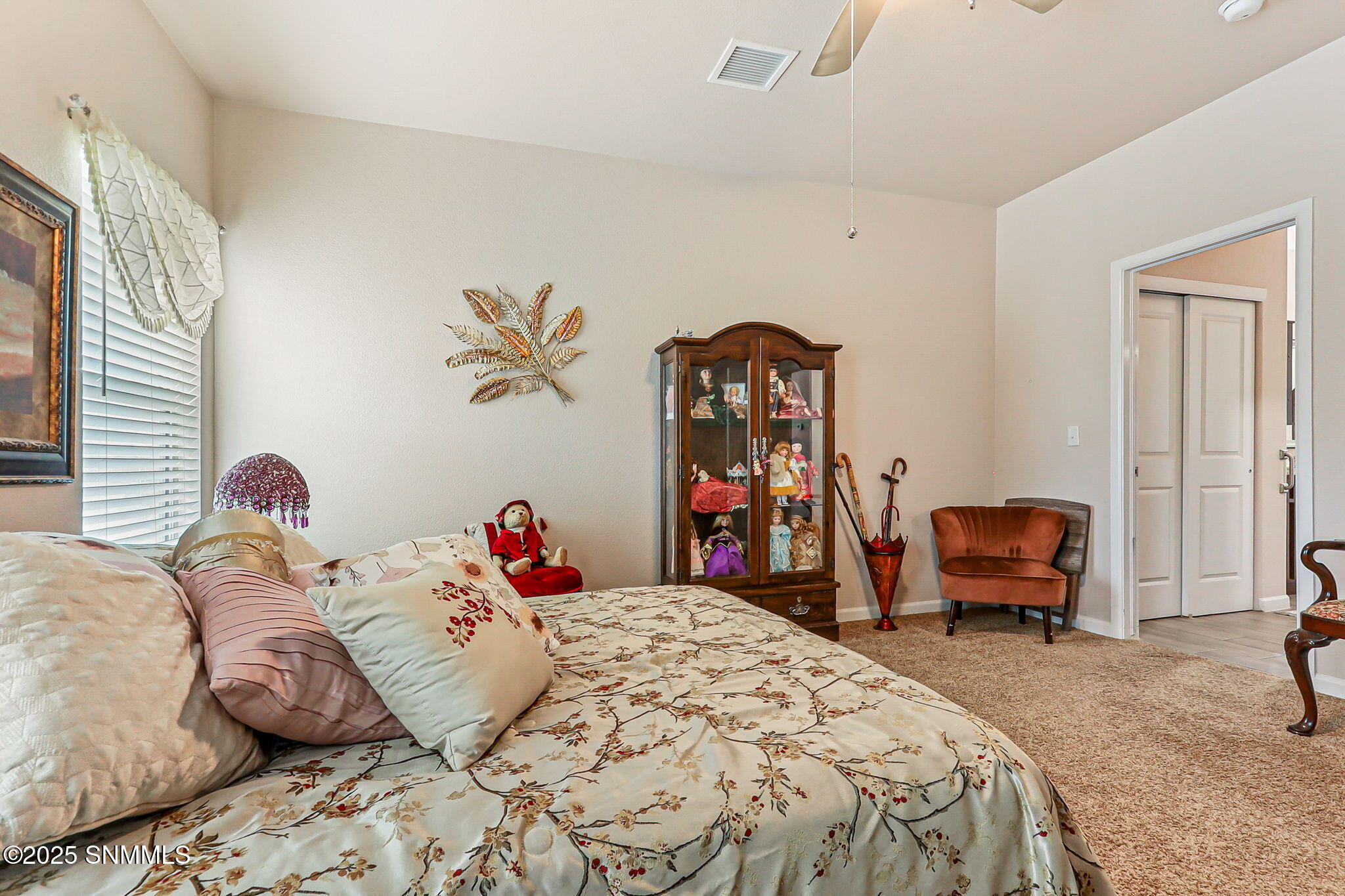 large-01993454-f1c4-702b-99d8-8534a5589a