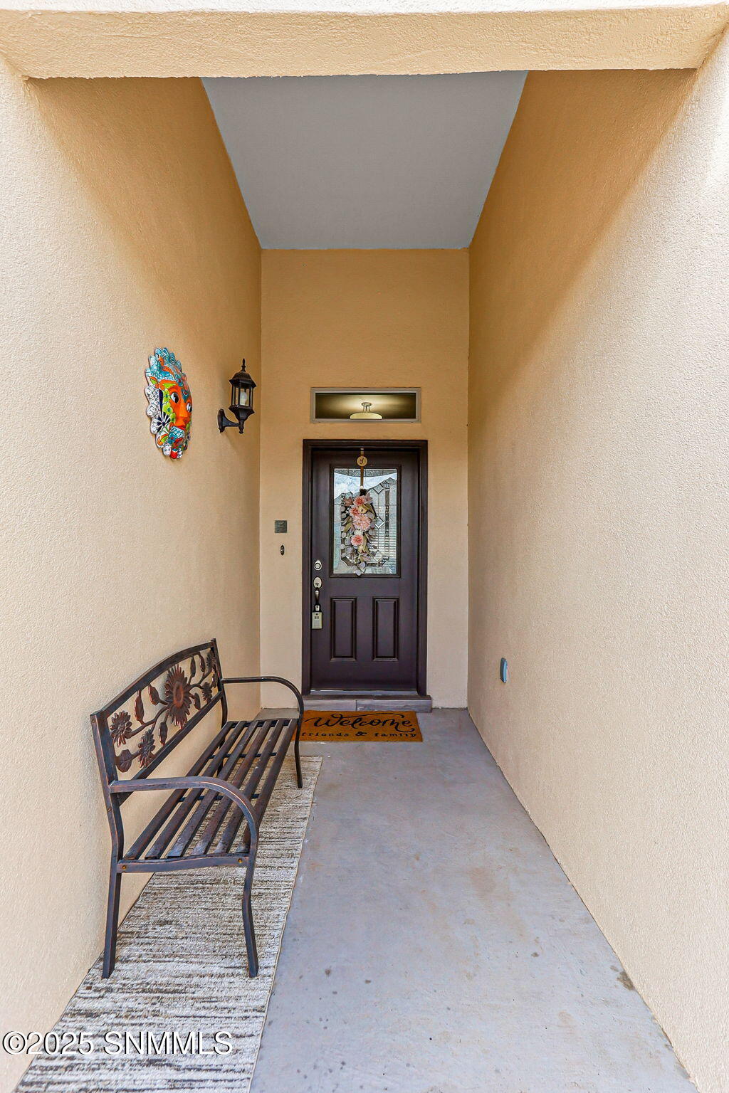 large-01993454-f872-7296-944c-0e03d31aec