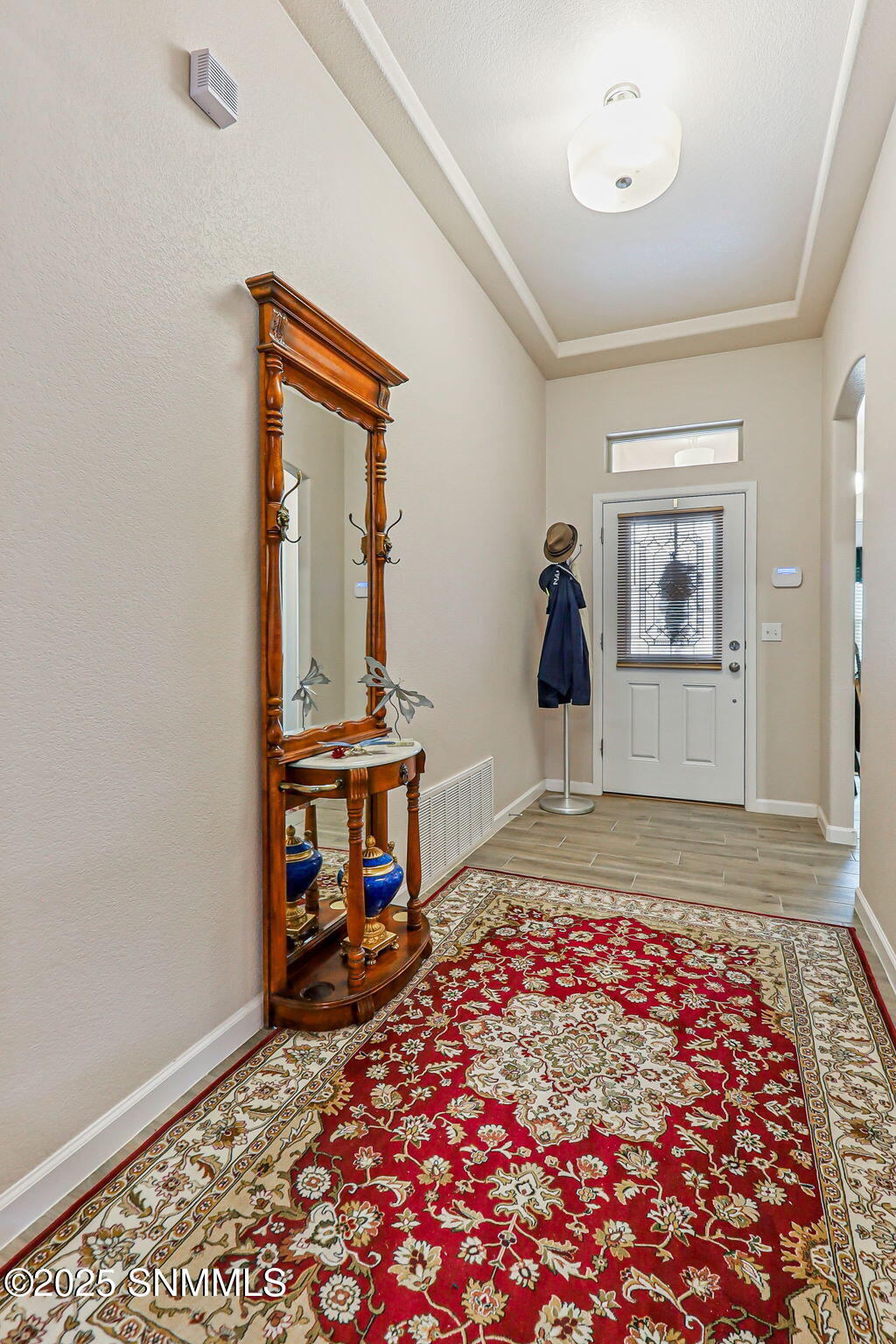 large-01993454-efaa-73da-88c5-0d55231fea