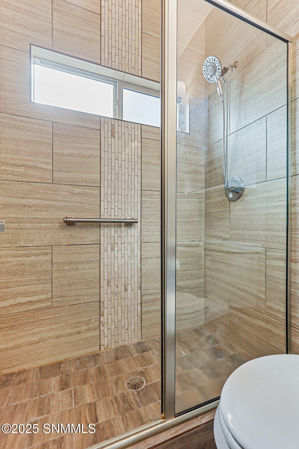 large-01993454-ef63-70ef-ac03-fc77e13098