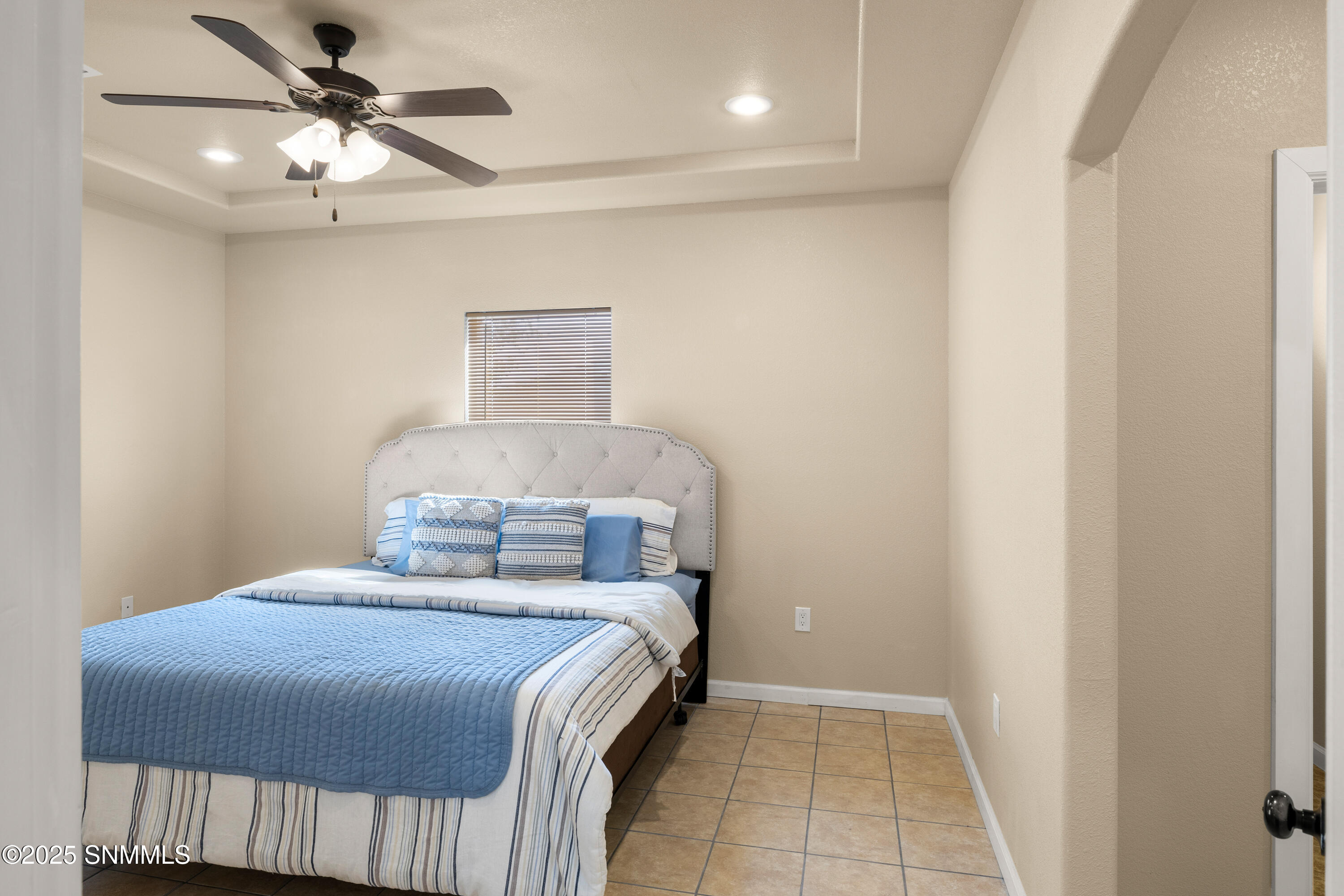 5826-Willet-MLS-Camera-Guy-21