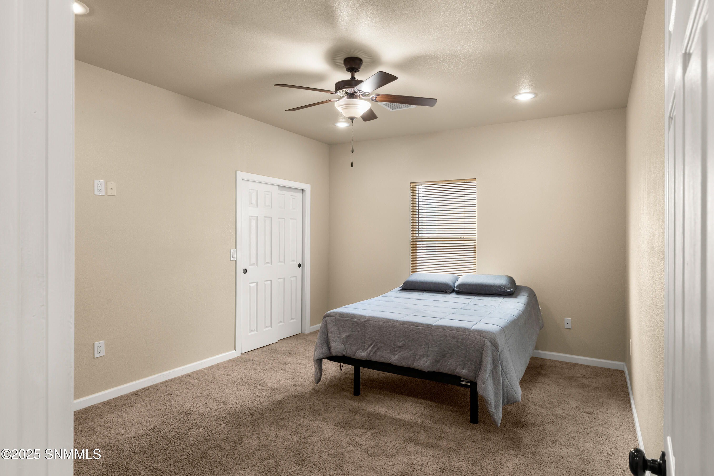 5826-Willet-MLS-Camera-Guy-18