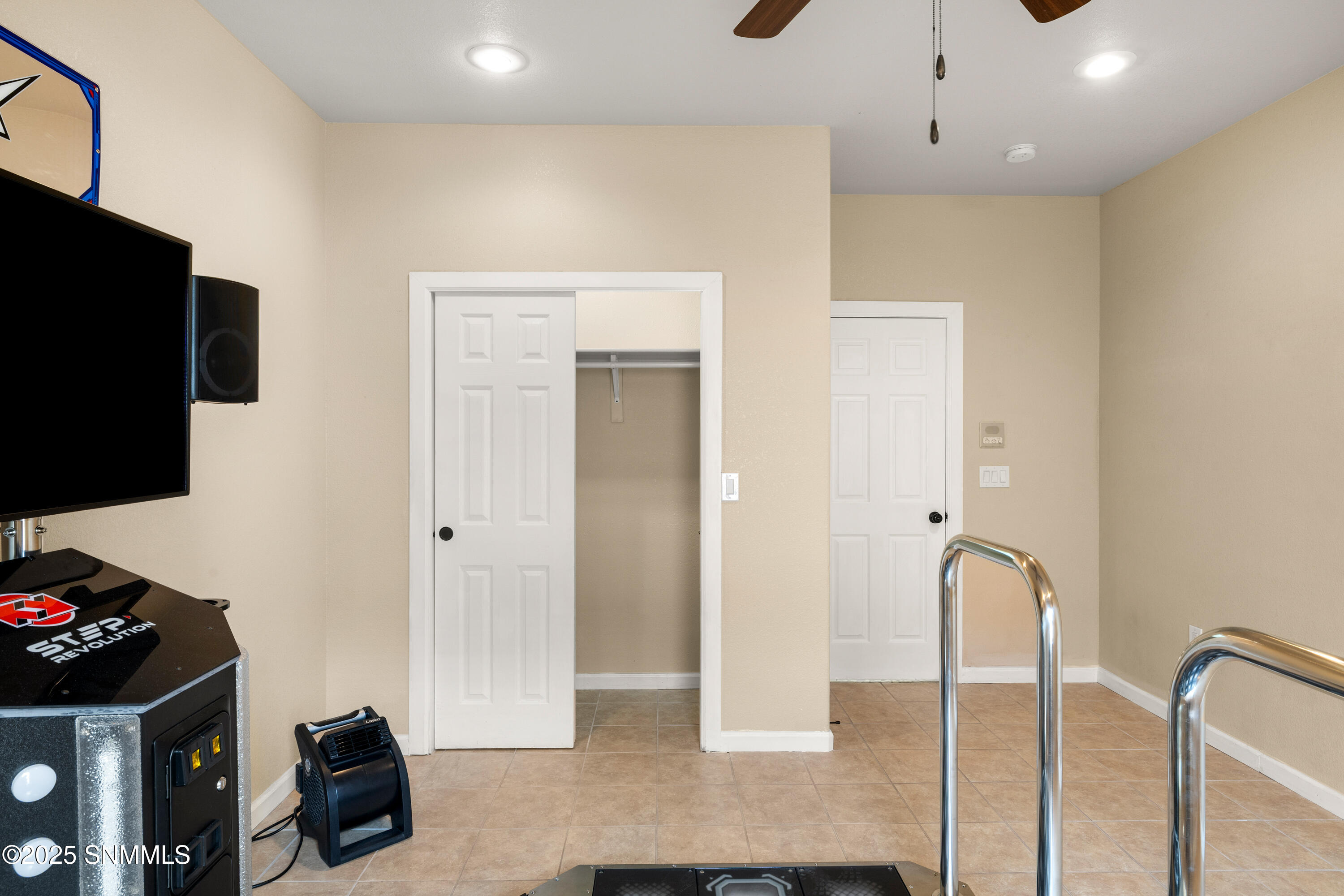 5826-Willet-MLS-Camera-Guy-15