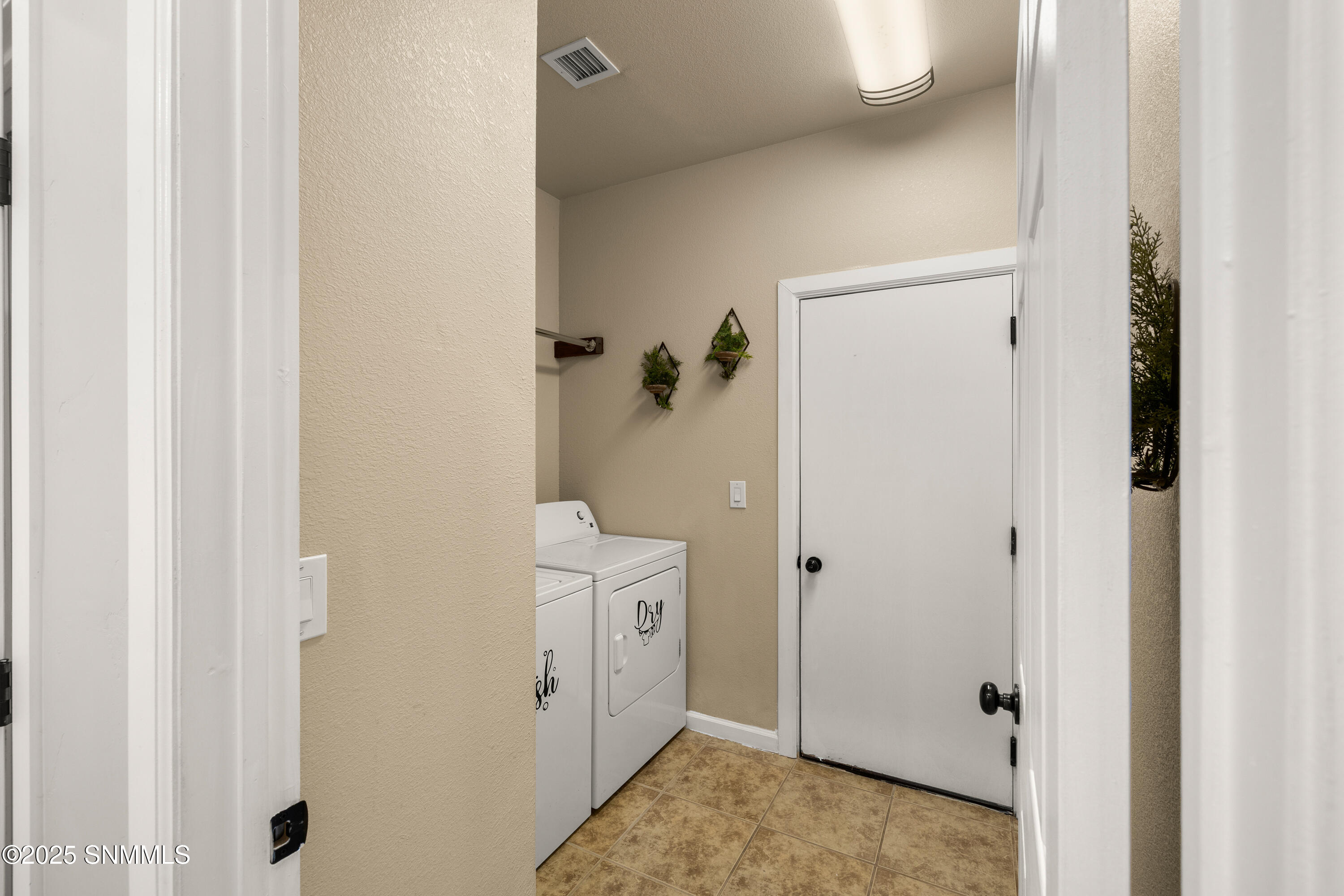 5826-Willet-MLS-Camera-Guy-12