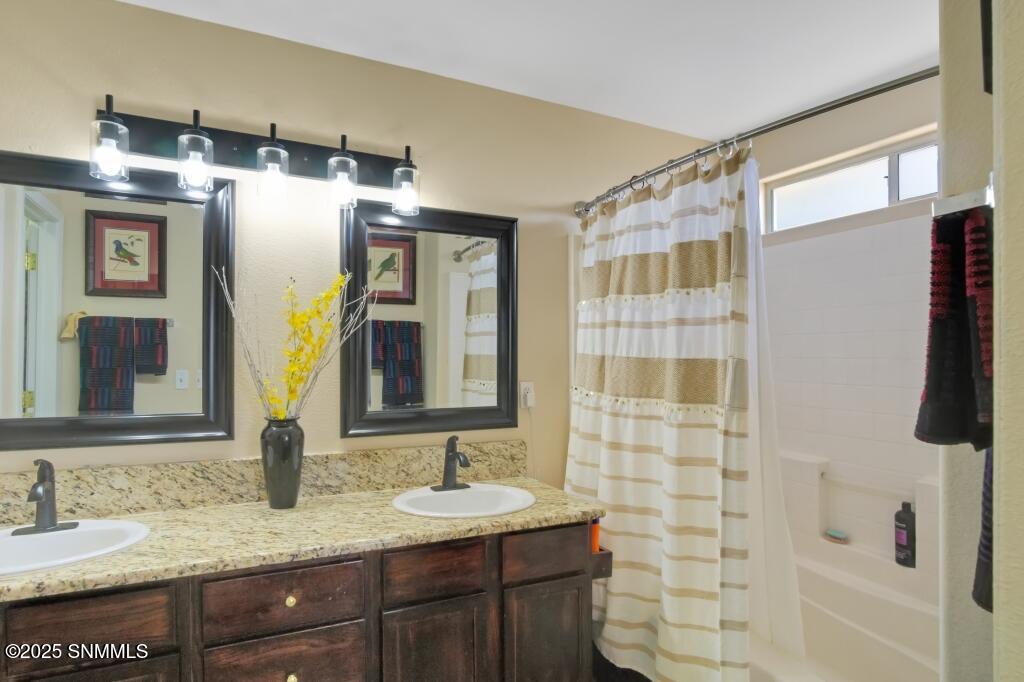 10-Master Bedroom Bath