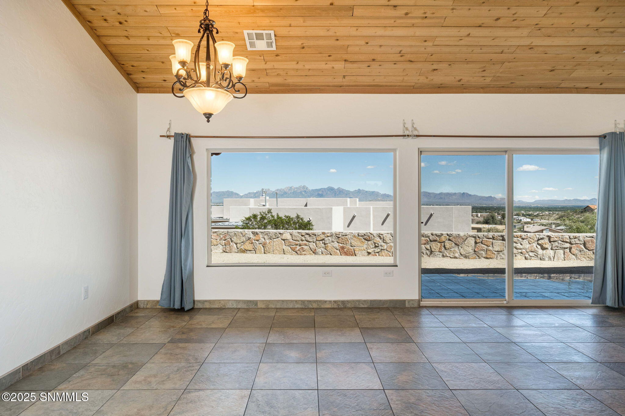 17-web-or-mls-Snappin Homes (RedWolf5585