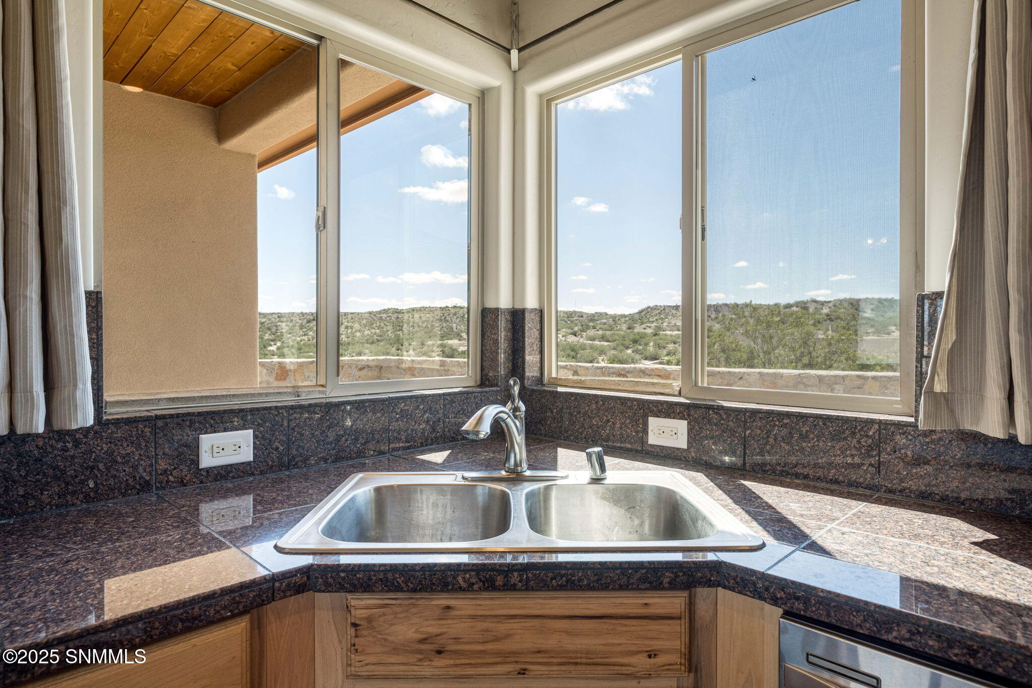 23-web-or-mls-Snappin Homes (RedWolf5585