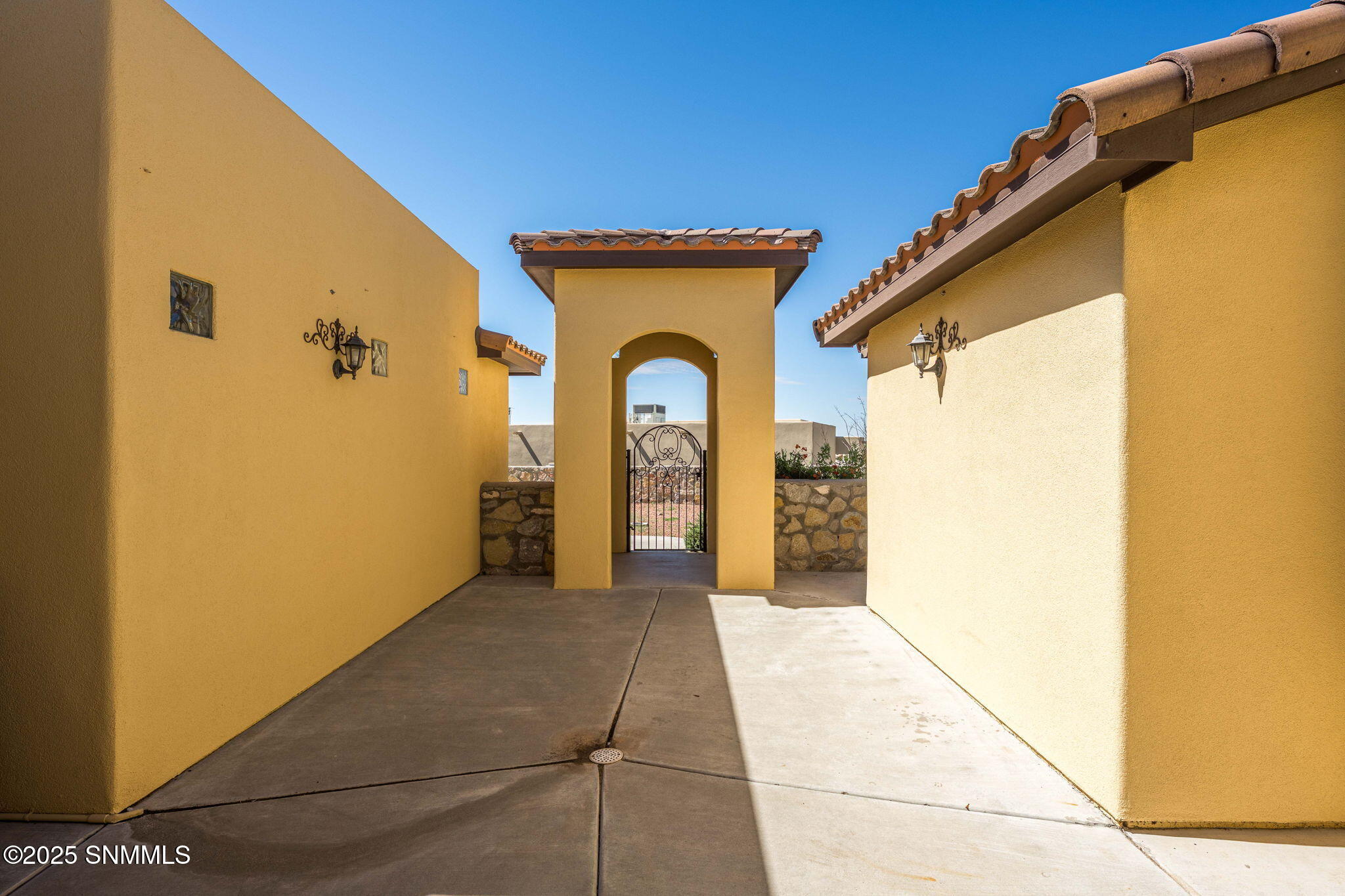 6-web-or-mls-Snappin Homes (BellaSierra4