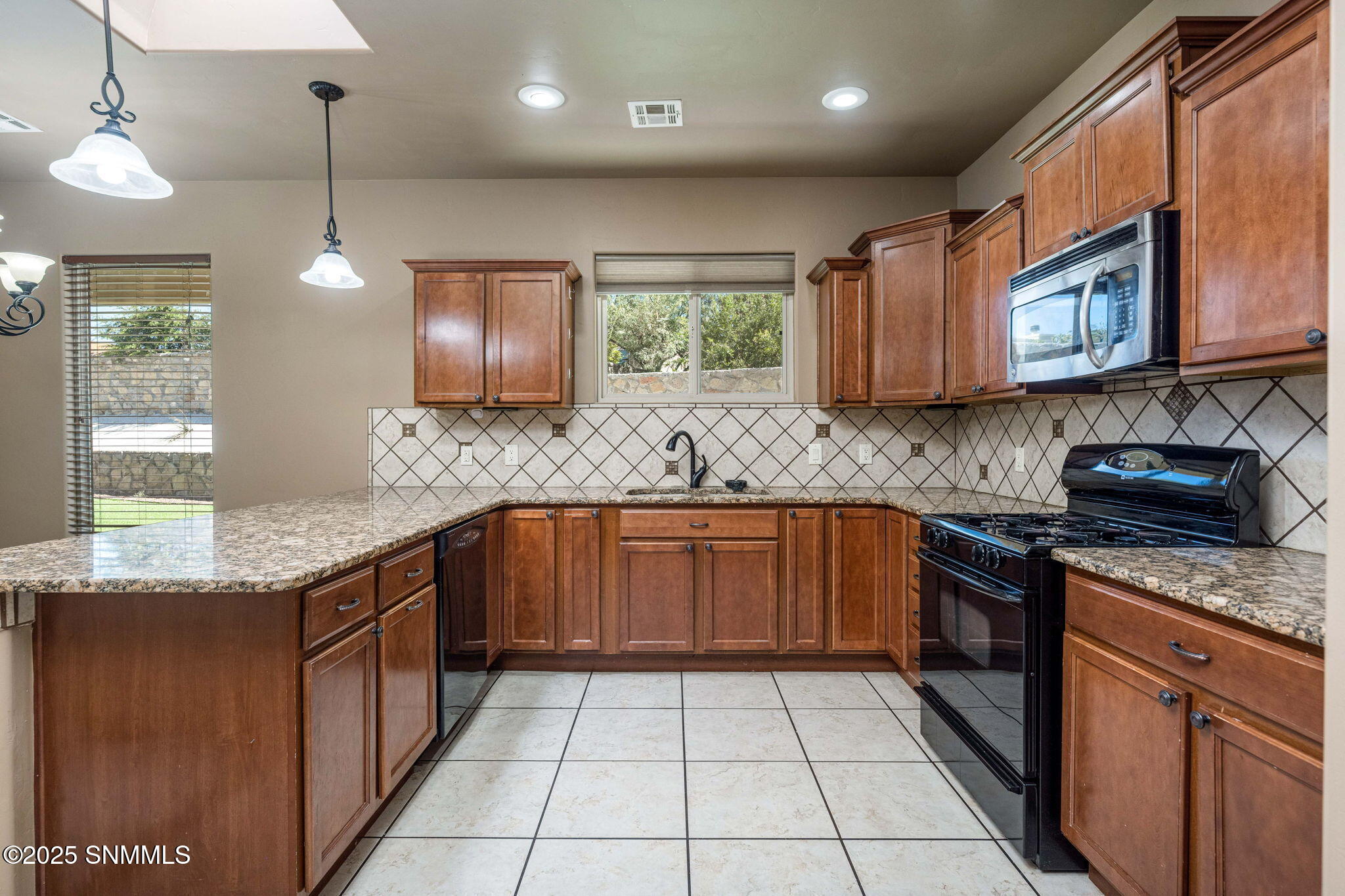 17-web-or-mls-Snappin Homes (BellaSierra