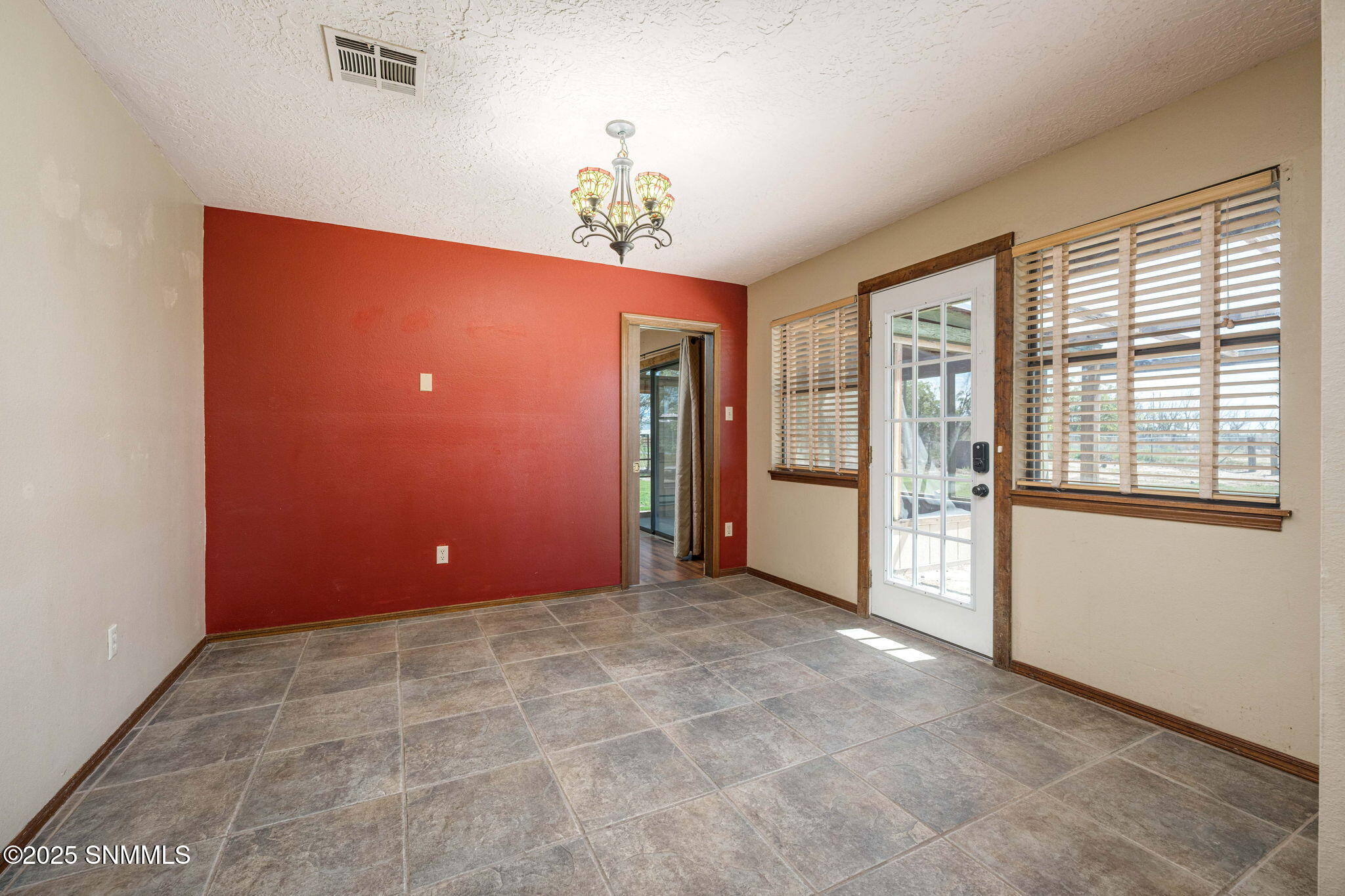 10-web-or-mls-Snappin Homes (WillowCreek