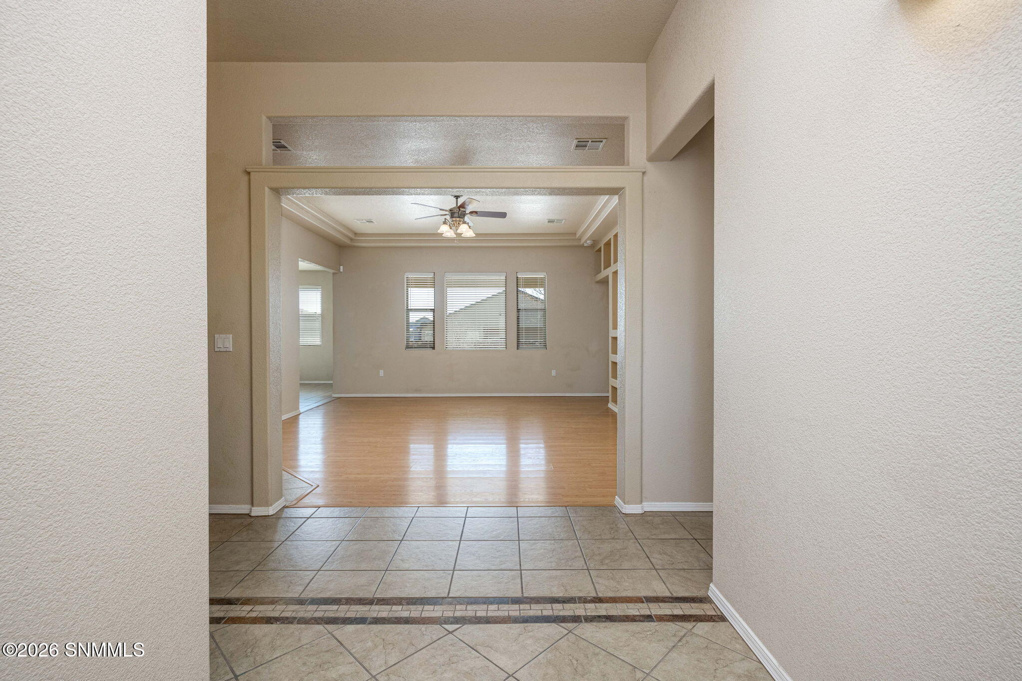 1-web-or-mls-Snappin Homes (MesaCentral4