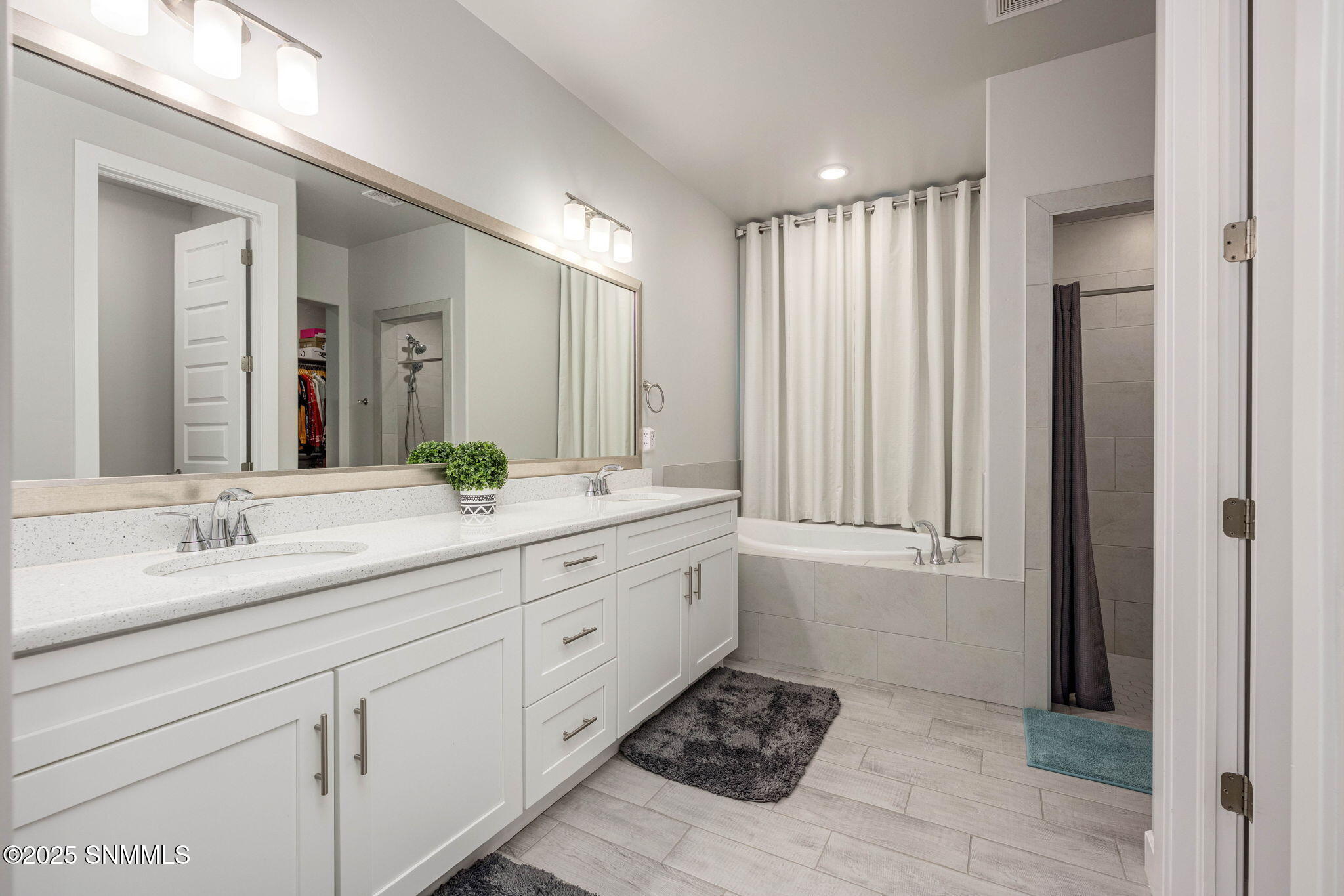 27-web-or-mls-Snappin Homes (EagleVista7