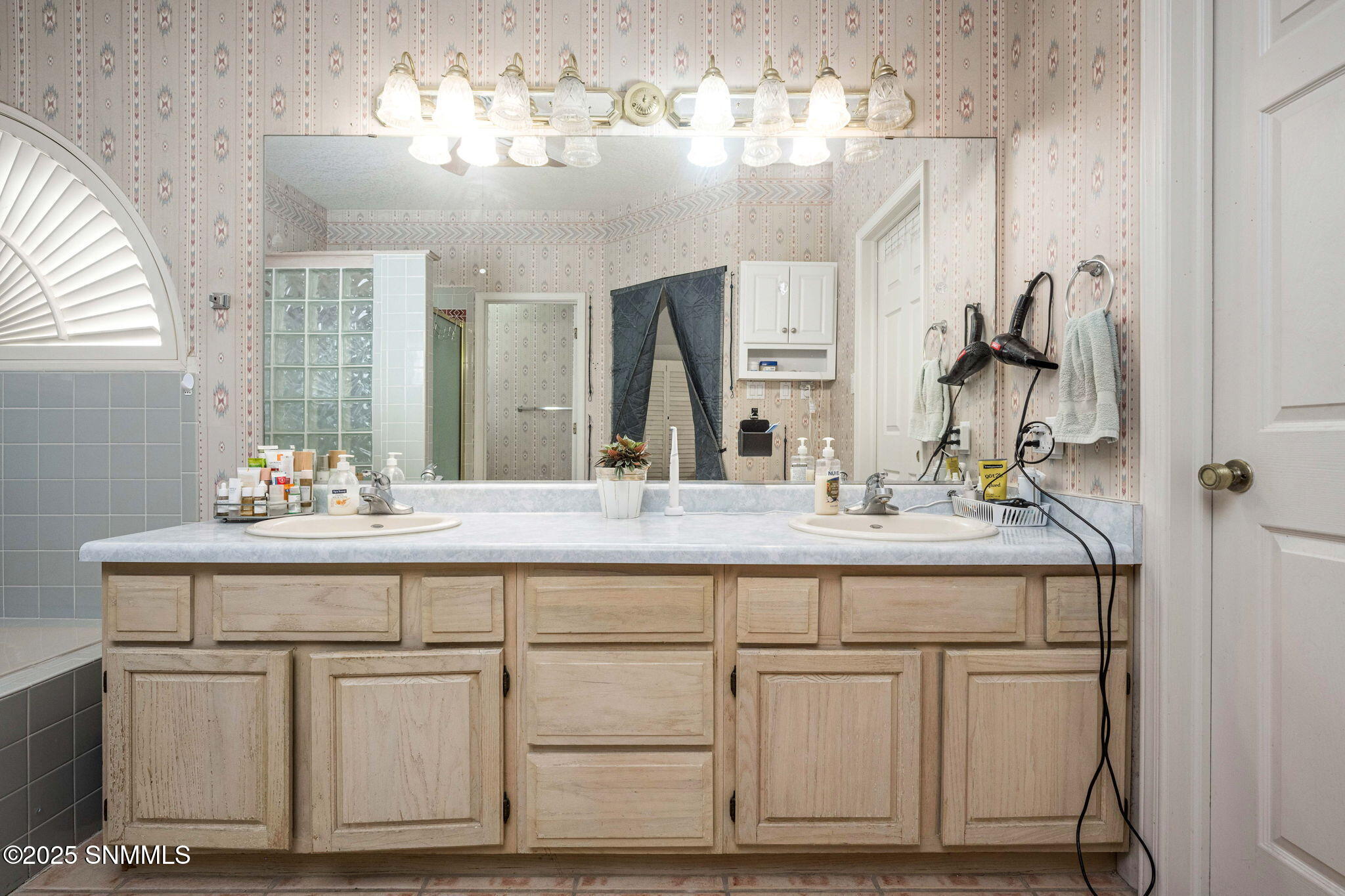 21-web-or-mls-Snappin Homes (MoonShadow5