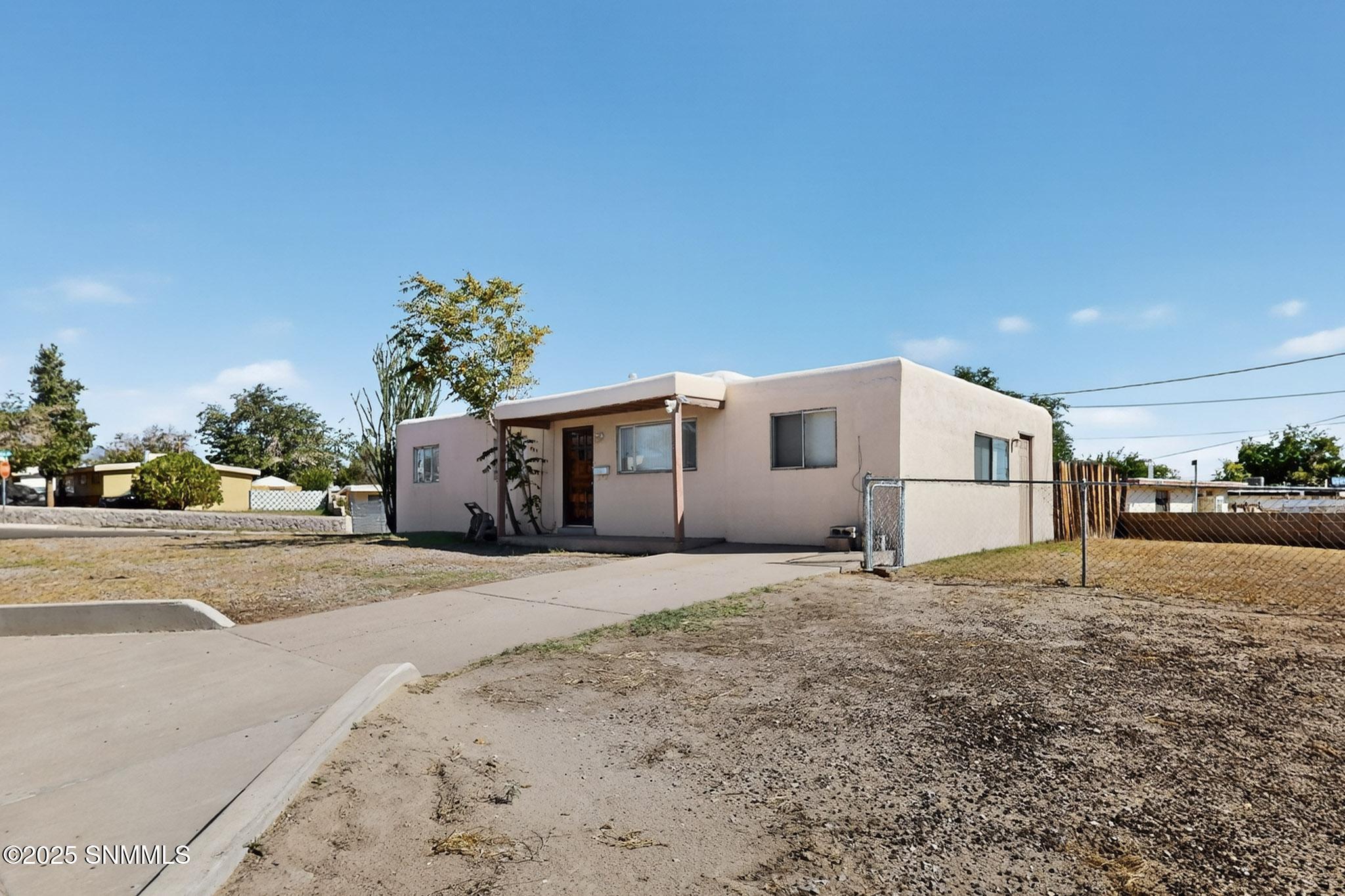 1-040_3D-Casas-1640-E-Idaho-10022025_081