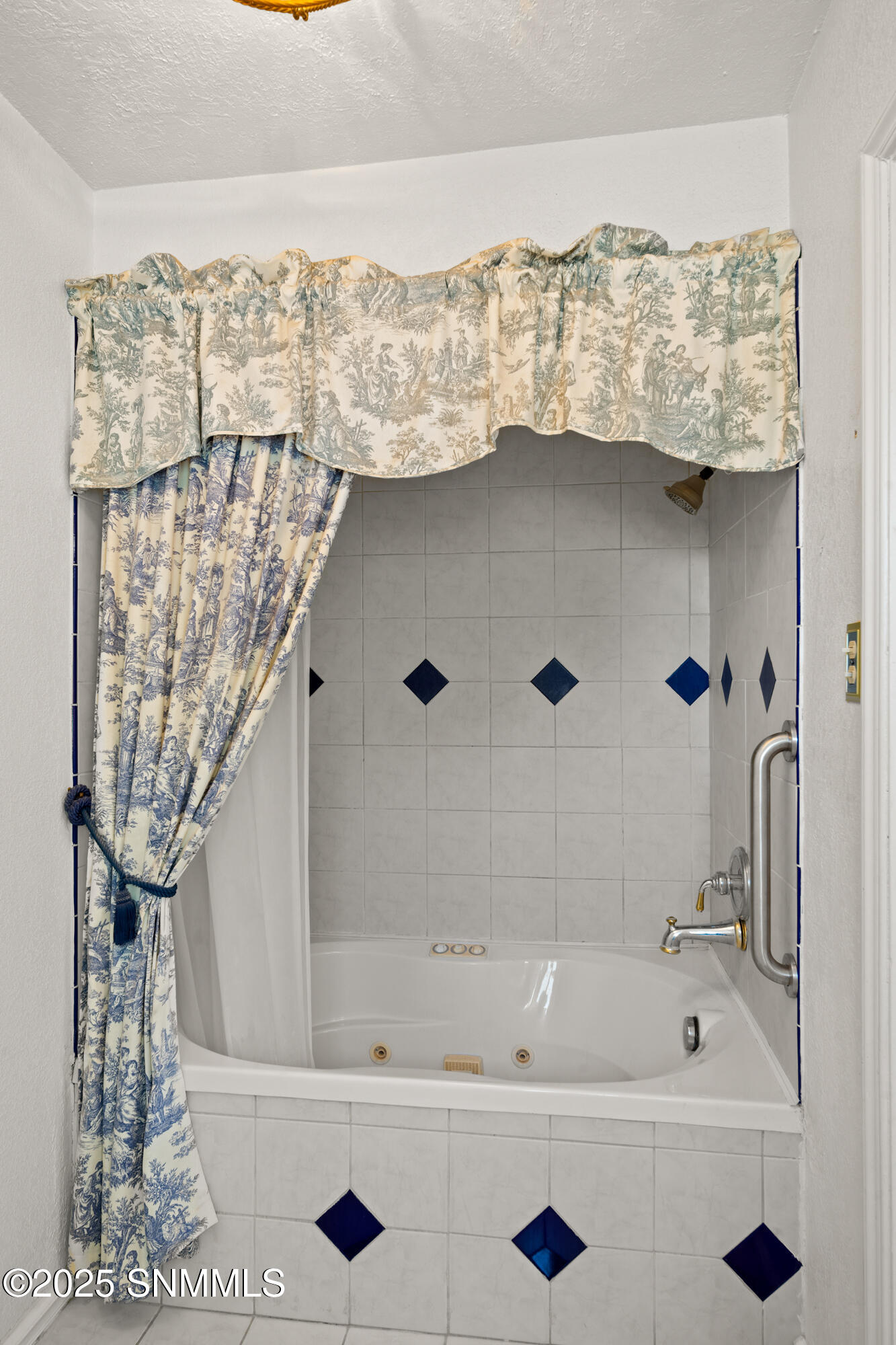 136-Feathermoon-MLS-Camera-Guy-42