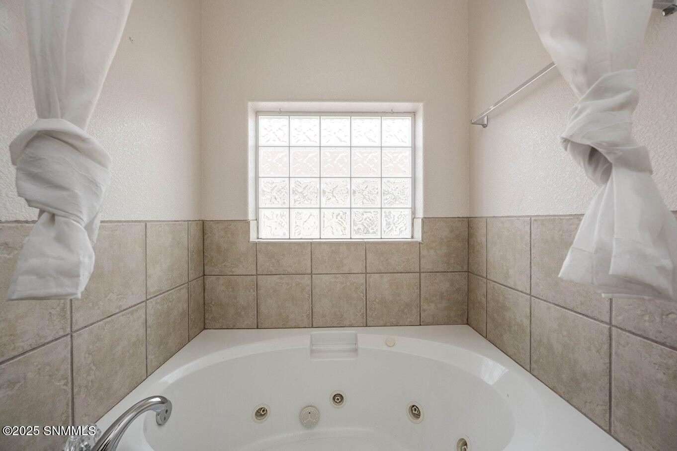 18 - Master Bathroom - 2541 Cats Eye-19