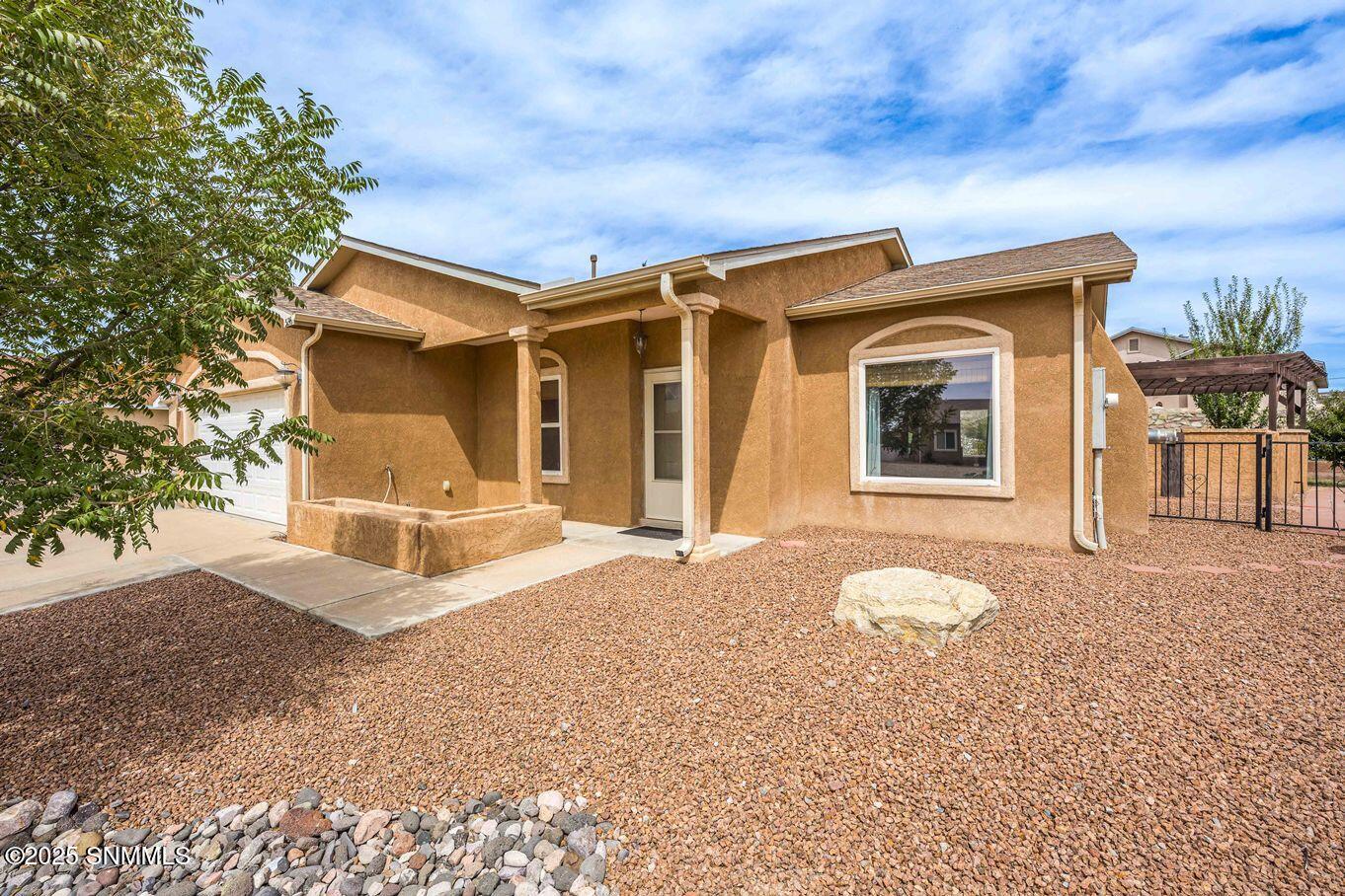 02 - Front - 2541 Cats Eye-03