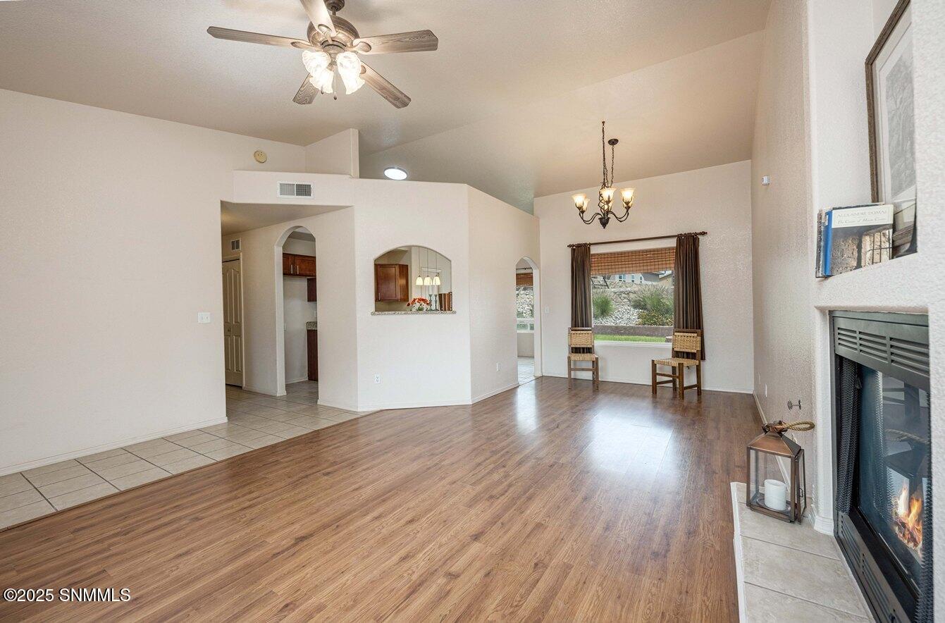 06 - Living Rm & Dining Rm - 2541 Cats E