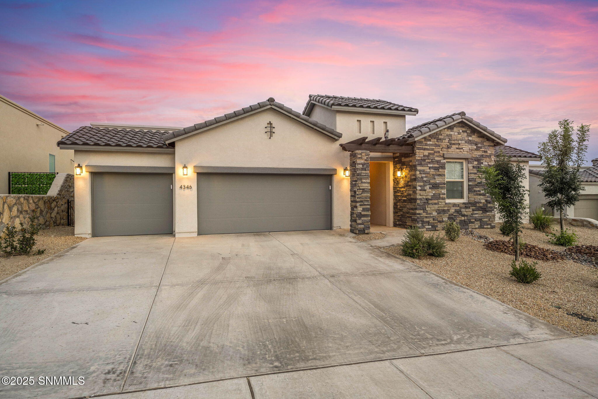 3-web-or-mls-Snappin Homes (SageSprings4