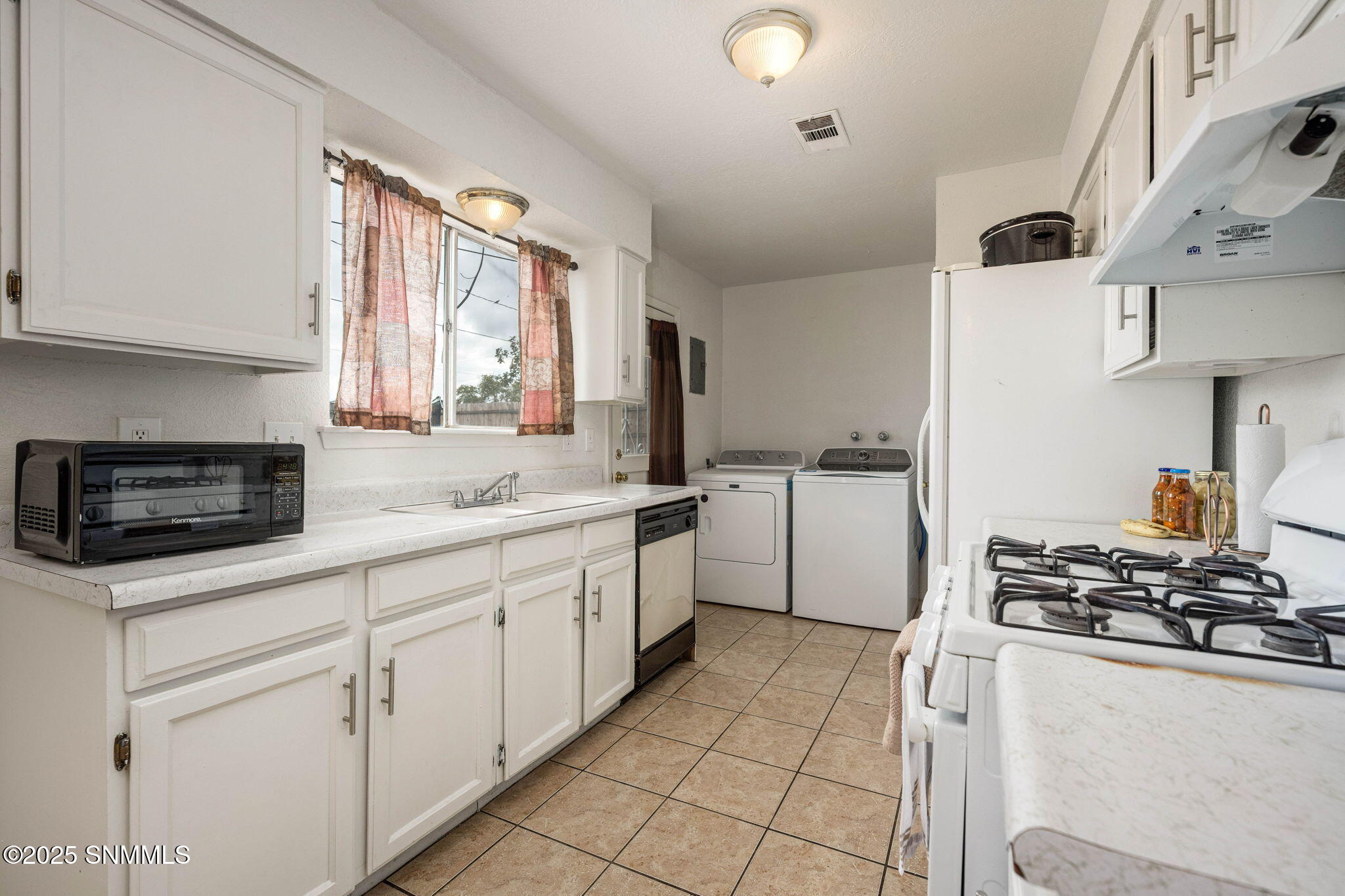 8-web-or-mls-Snappin Homes (Poplar1974)-