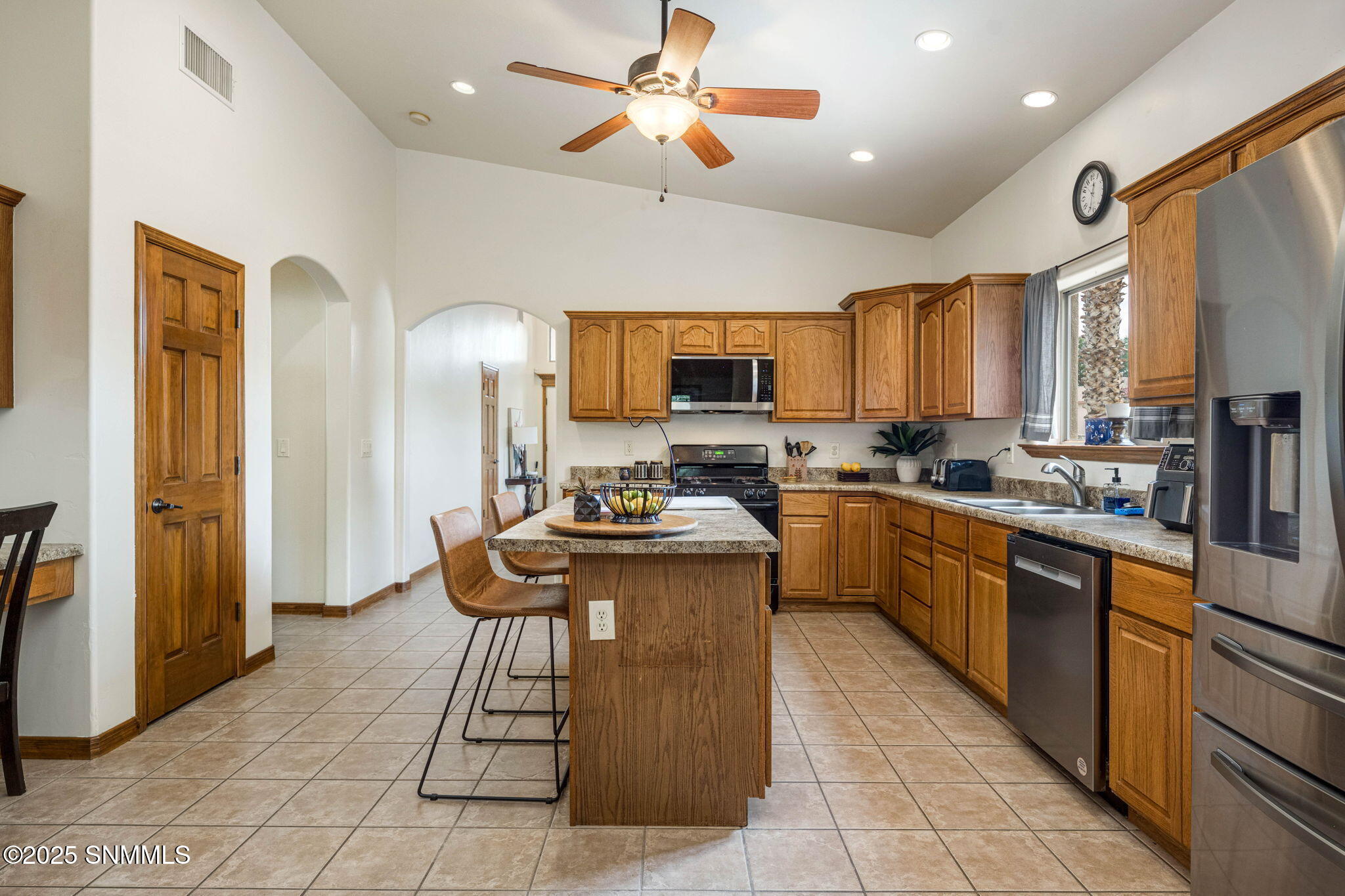 10_Arrowhead_Mojave_PattyOlson_Kitchen4