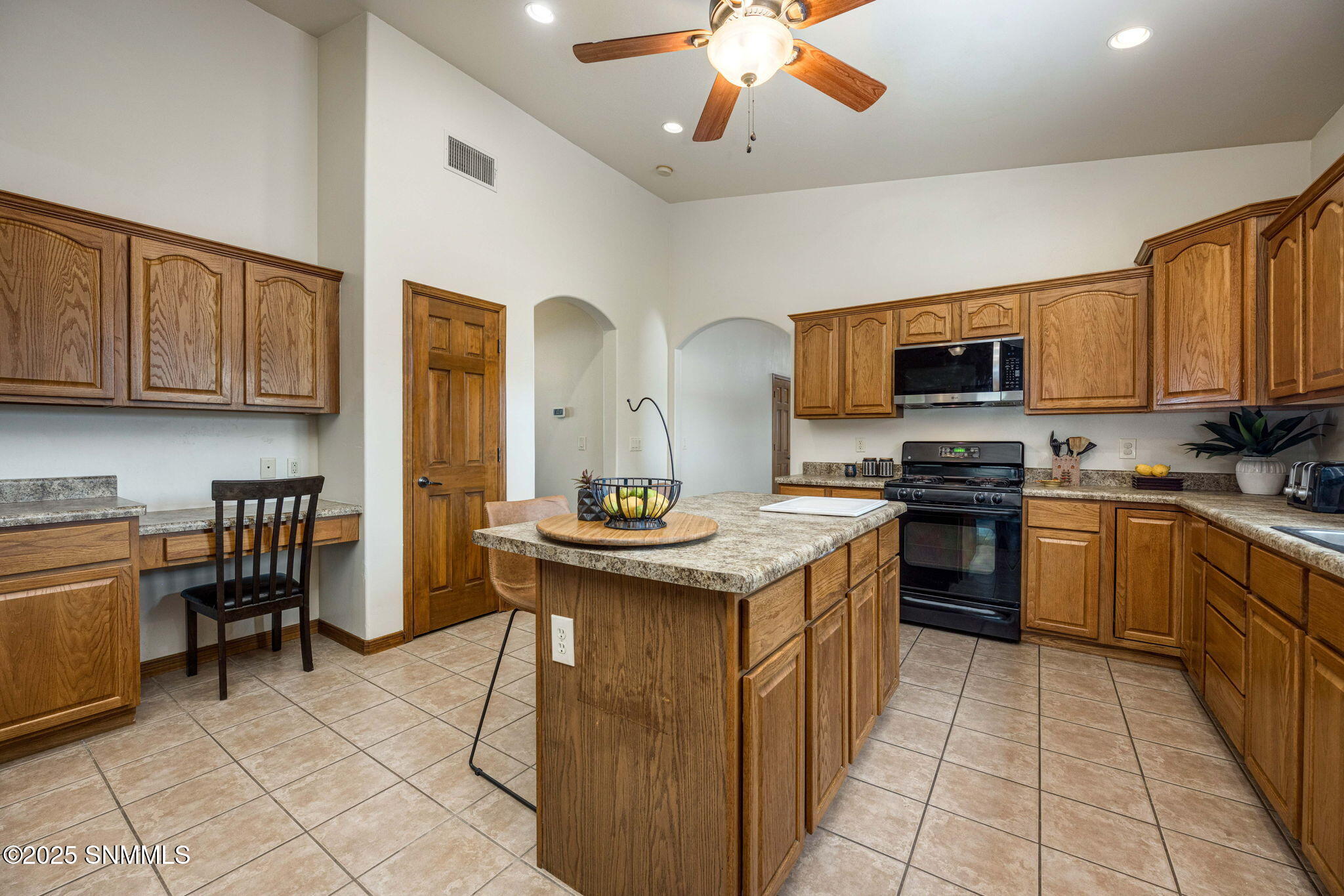 11_Arrowhead_Mojave_PattyOlson_Kitchen5
