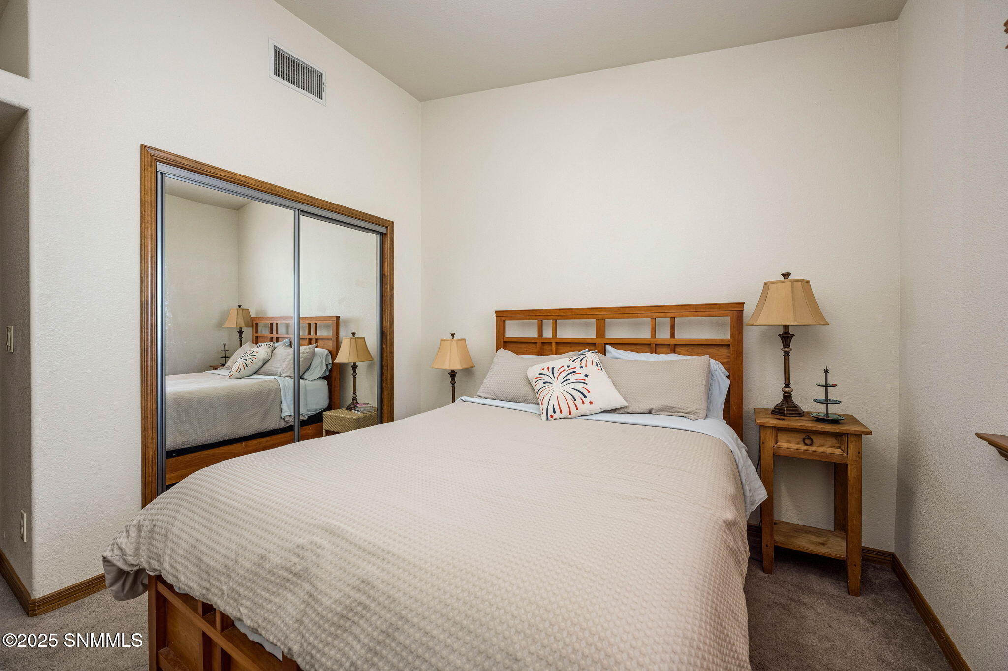 24_Arrowhead_Mojave_PattyOlson_Bedroom2b