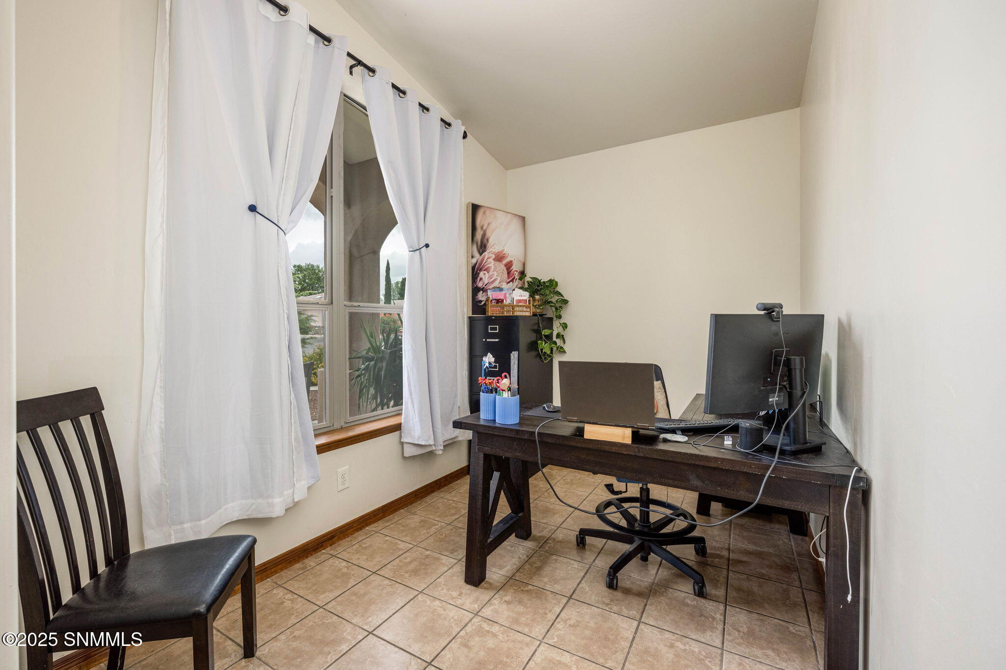 27_Arrowhead_Mojave_PattyOlson_Office