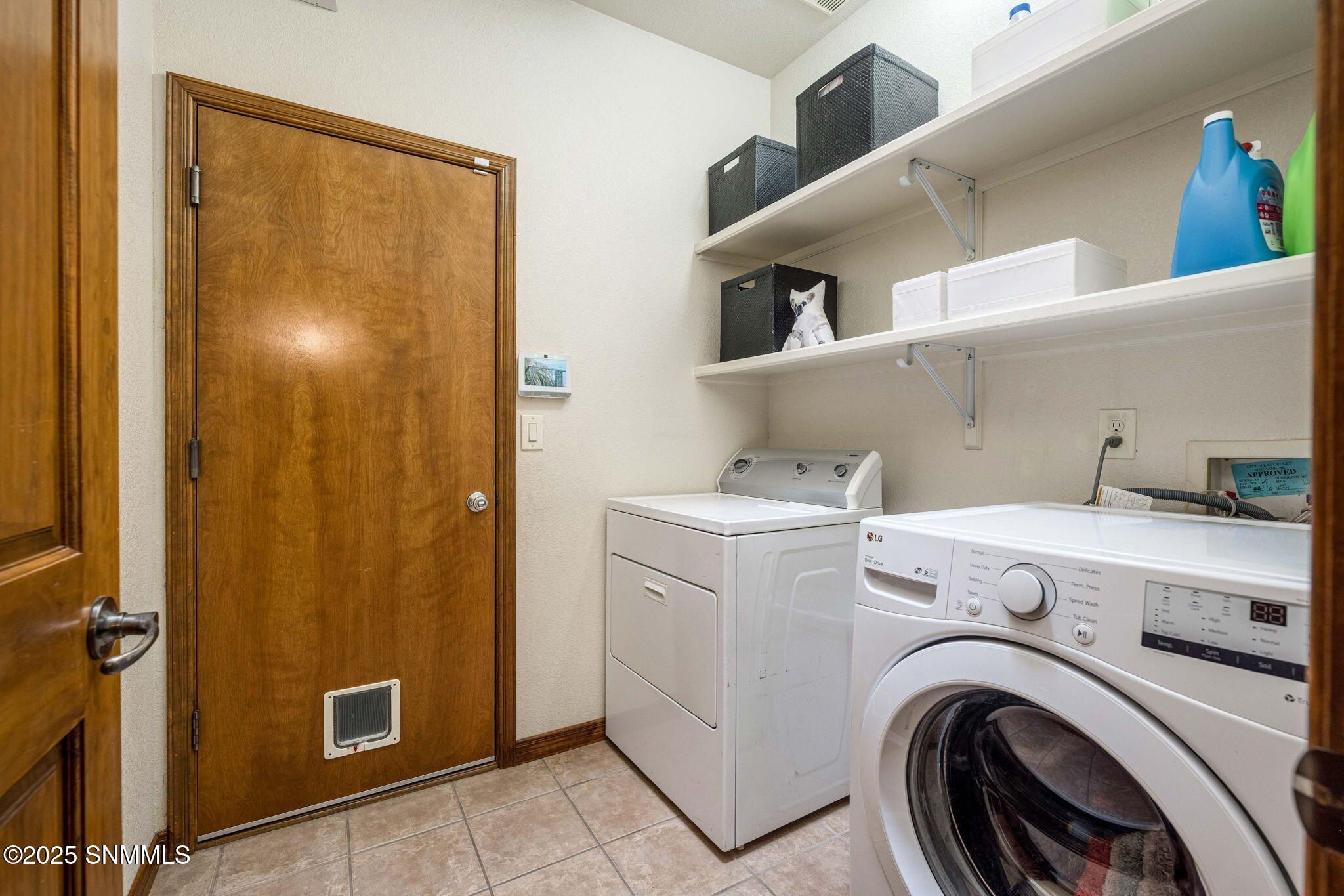 28_Arrowhead_Mojave_PattyOlson_LaundryRo