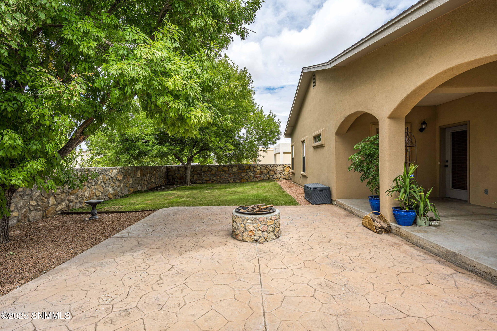 36_Arrowhead_Mojave_PattyOlson_Backyard2