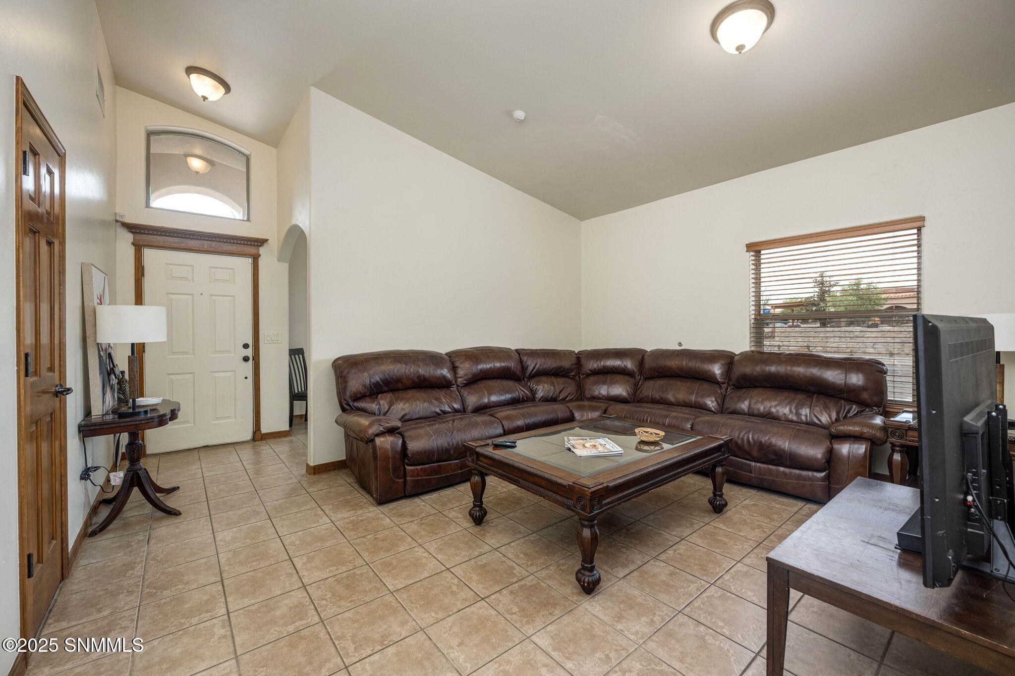 6_Arrowhead_Mojave_PattyOlson_LivingRoom