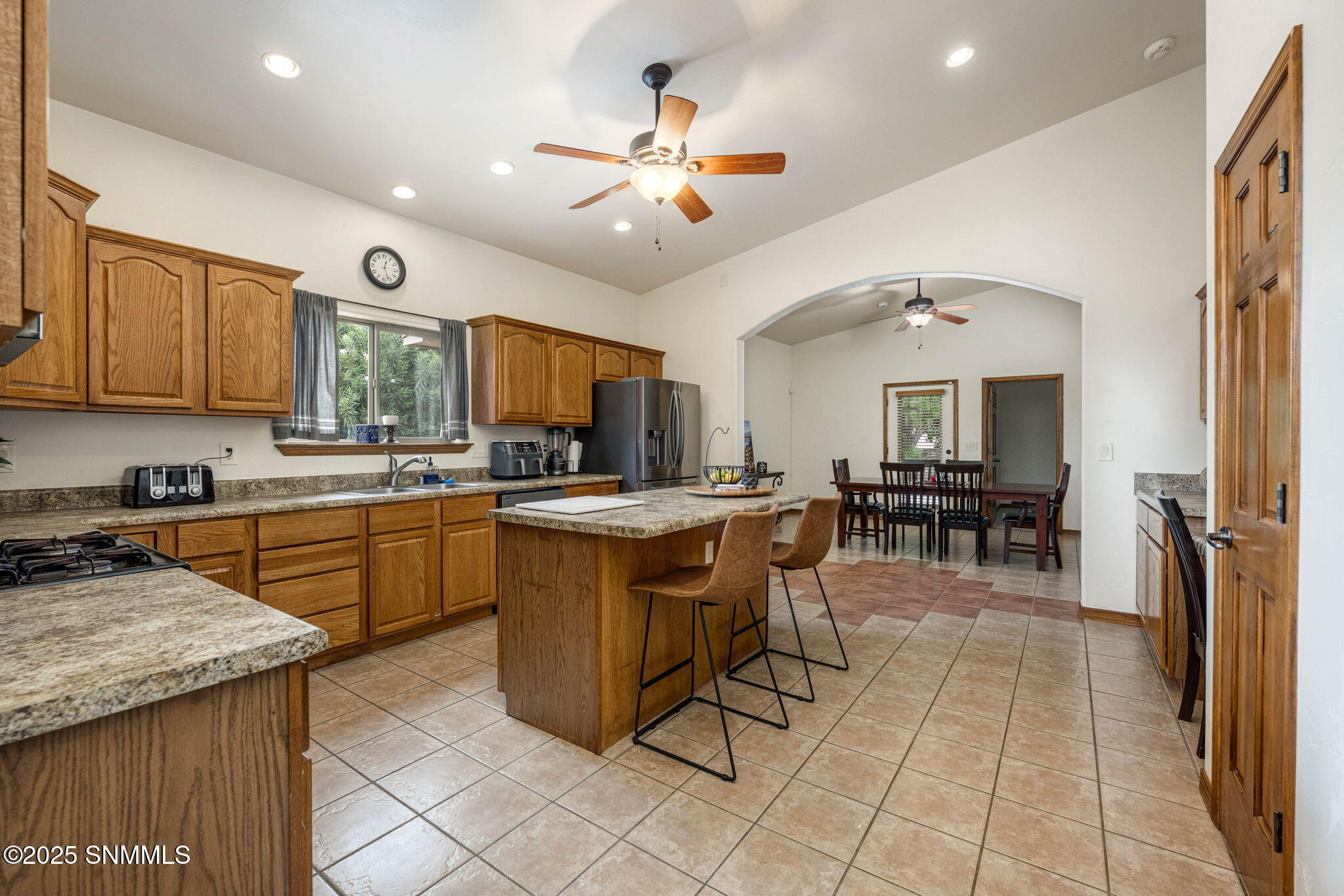 7_Arrowhead_Mojave_PattyOlson_Kitchen1