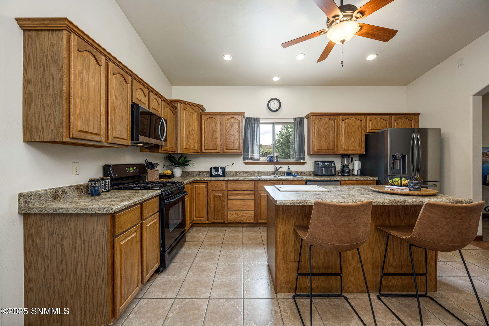 8_Arrowhead_Mojave_PattyOlson_Kitchen2